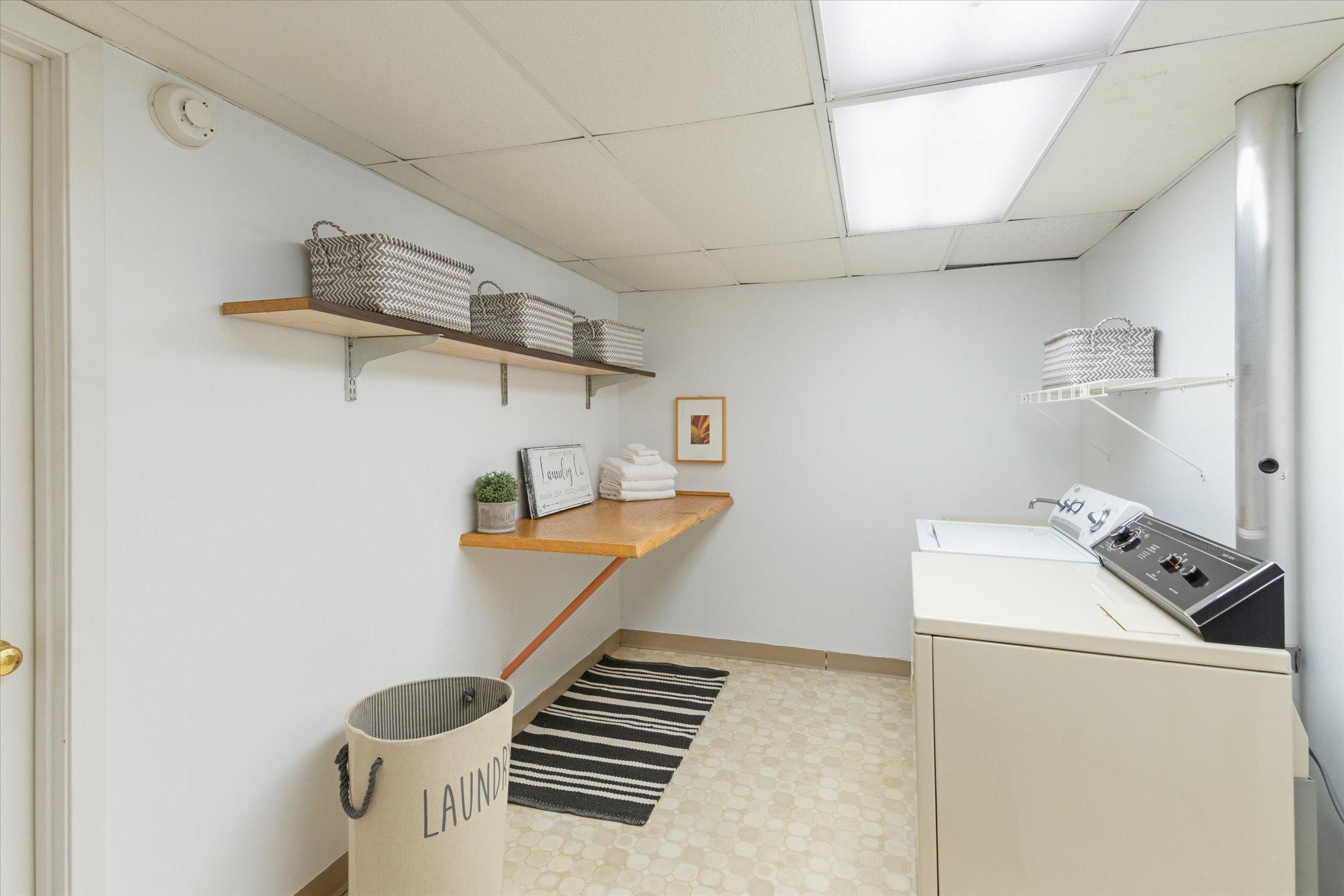 2400 Robin Oak Ridge