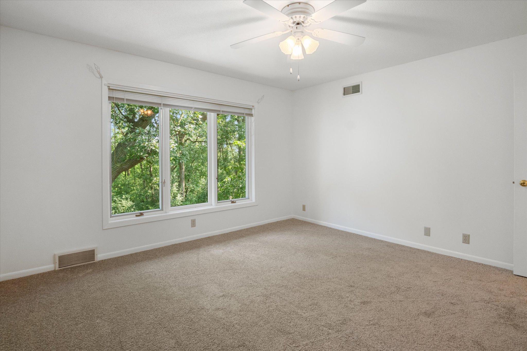 2400 Robin Oak Ridge