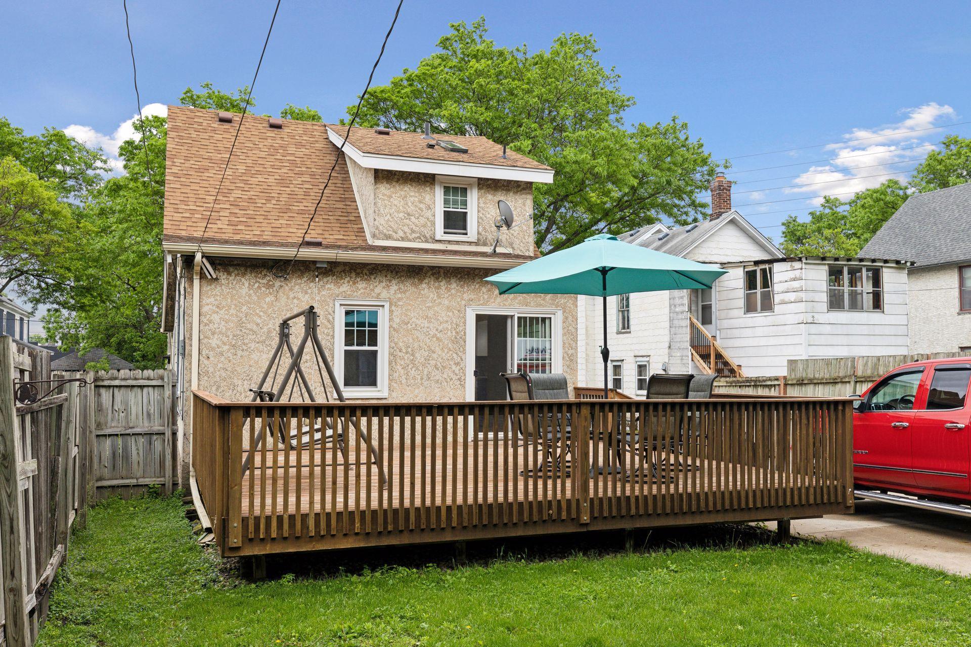 1710 Grand Street NE