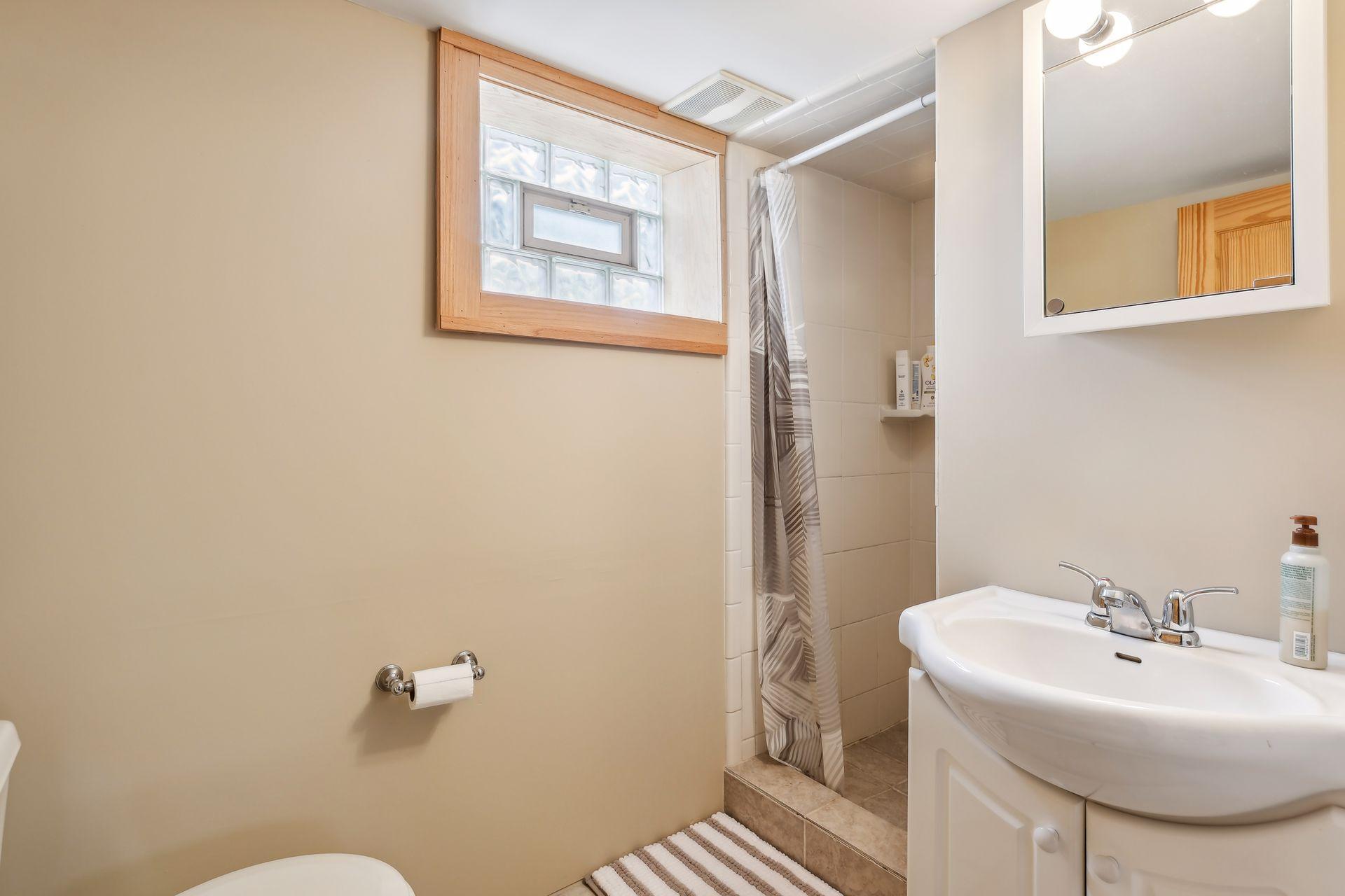 1710 Grand Street NE