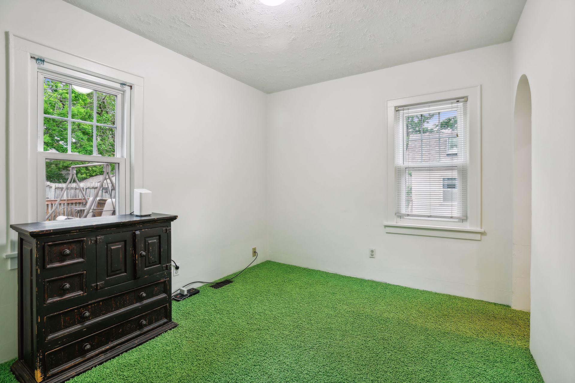 1710 Grand Street NE