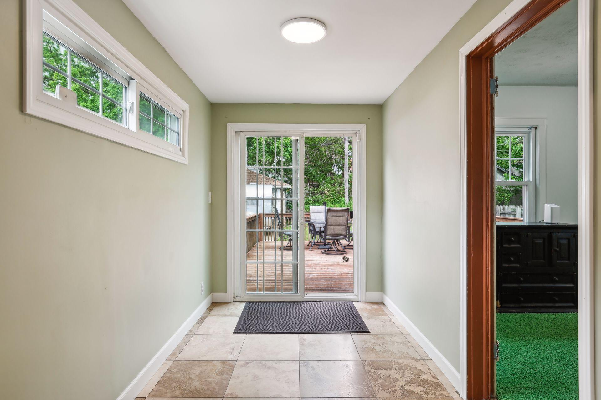 1710 Grand Street NE