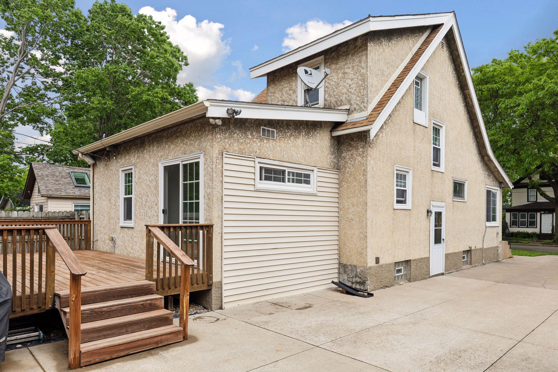 1710 Grand Street NE