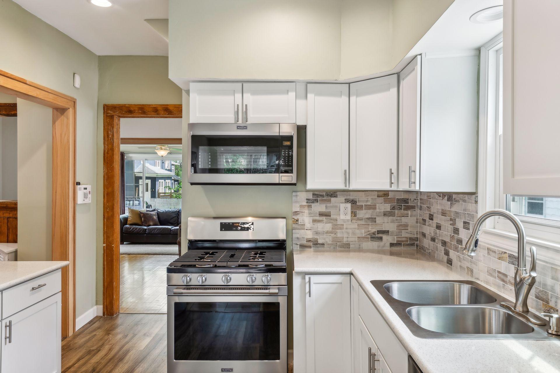 1710 Grand Street NE