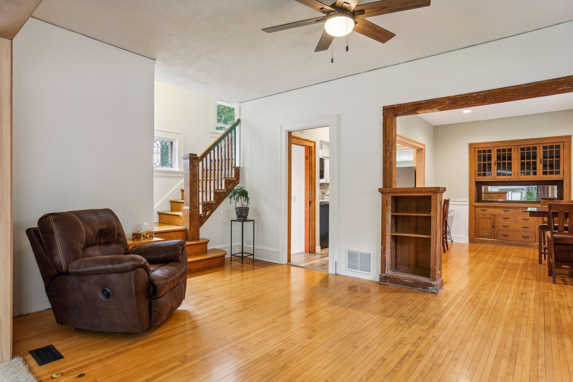 1710 Grand Street NE