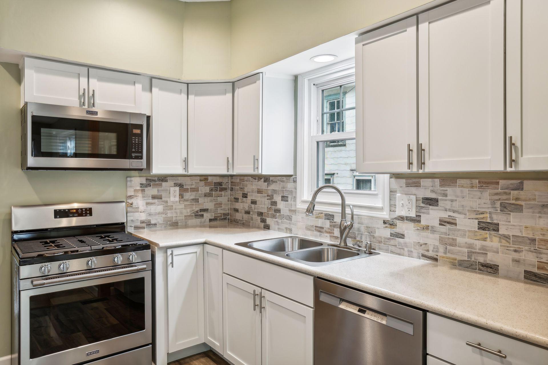 1710 Grand Street NE