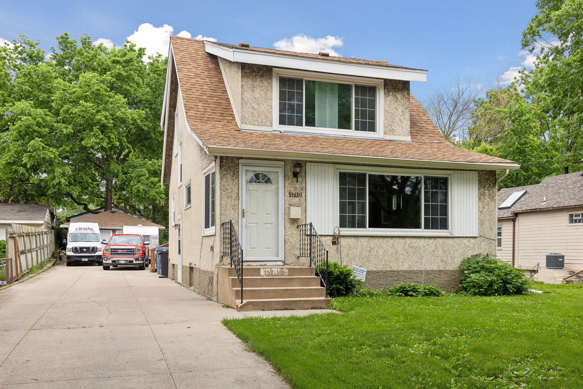 1710 Grand Street NE