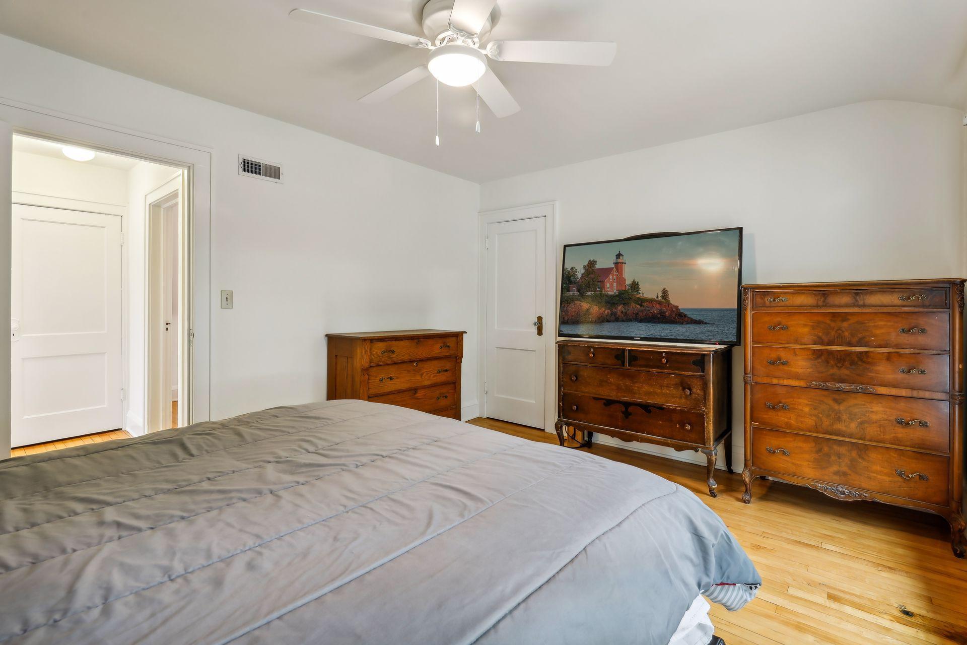 1710 Grand Street NE