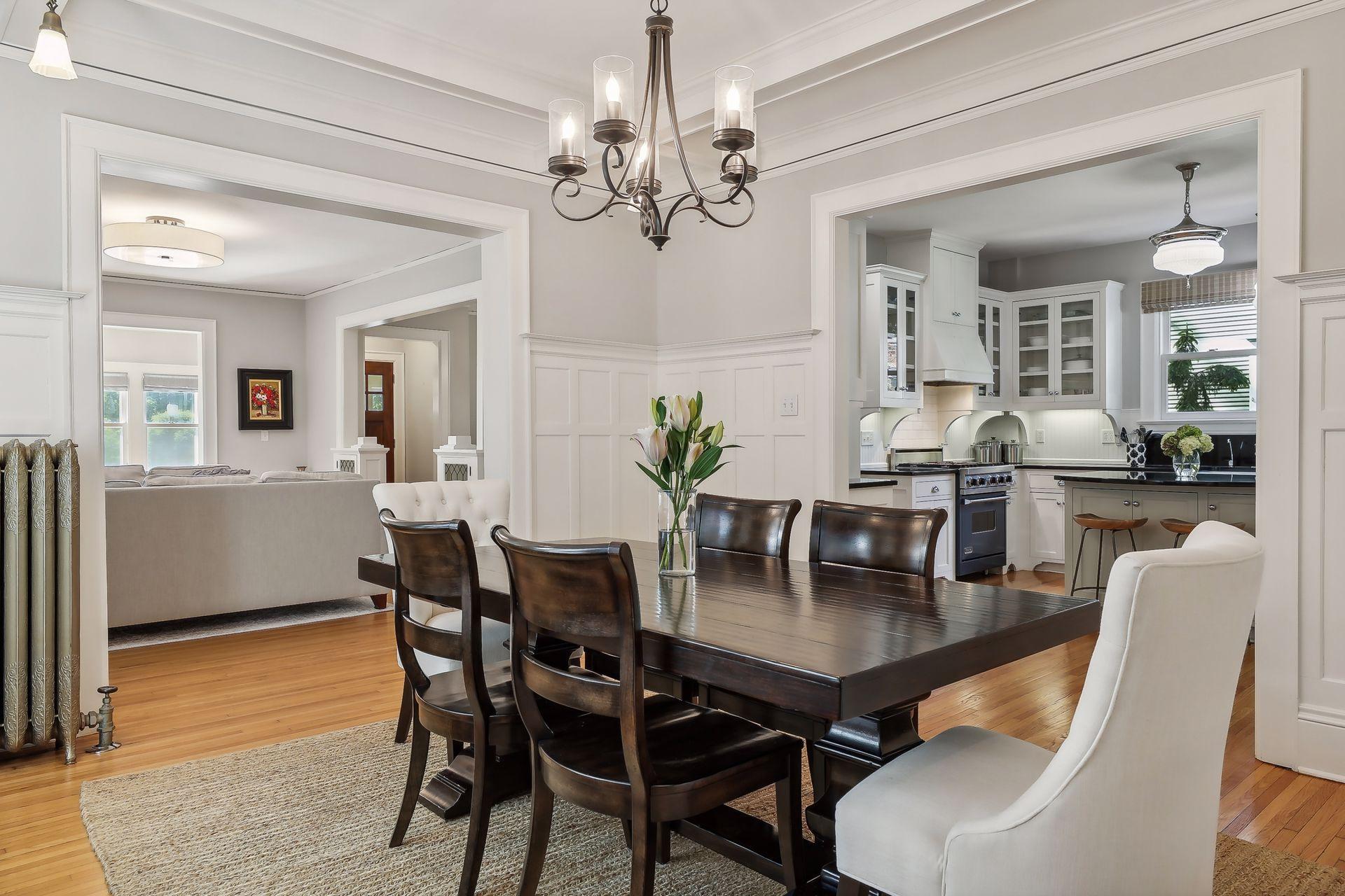 2521 Irving Avenue S