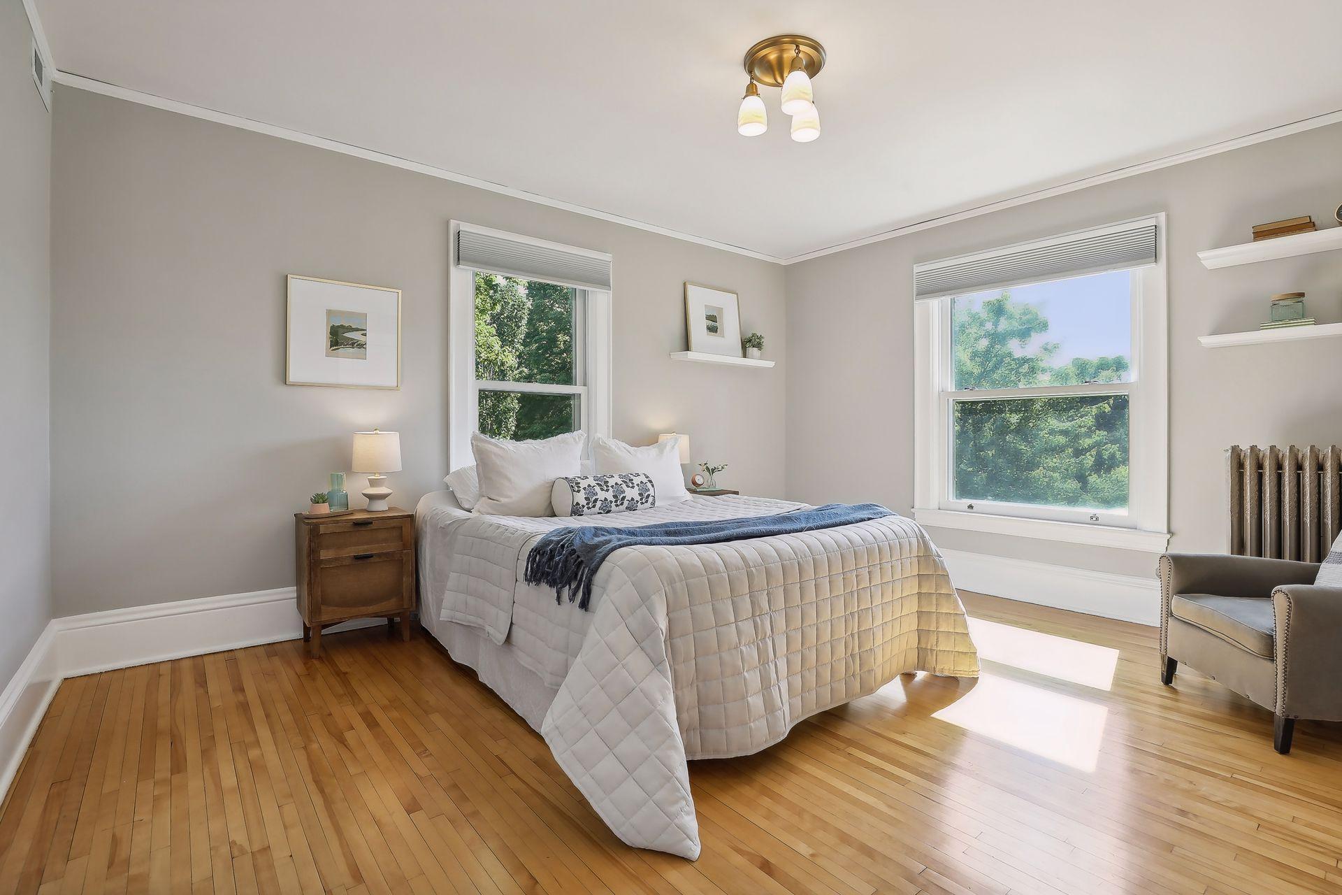 2521 Irving Avenue S