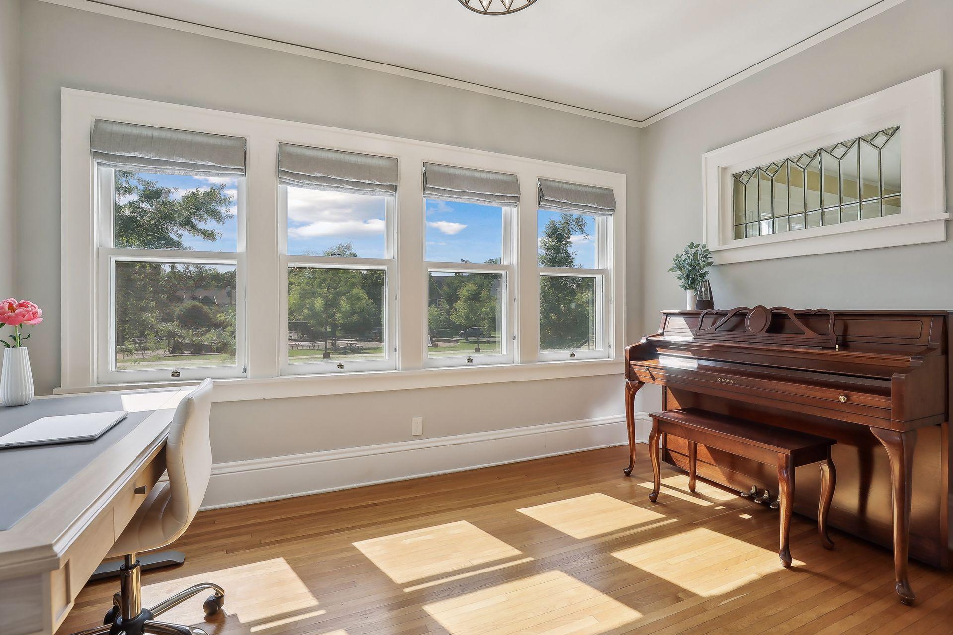 2521 Irving Avenue S