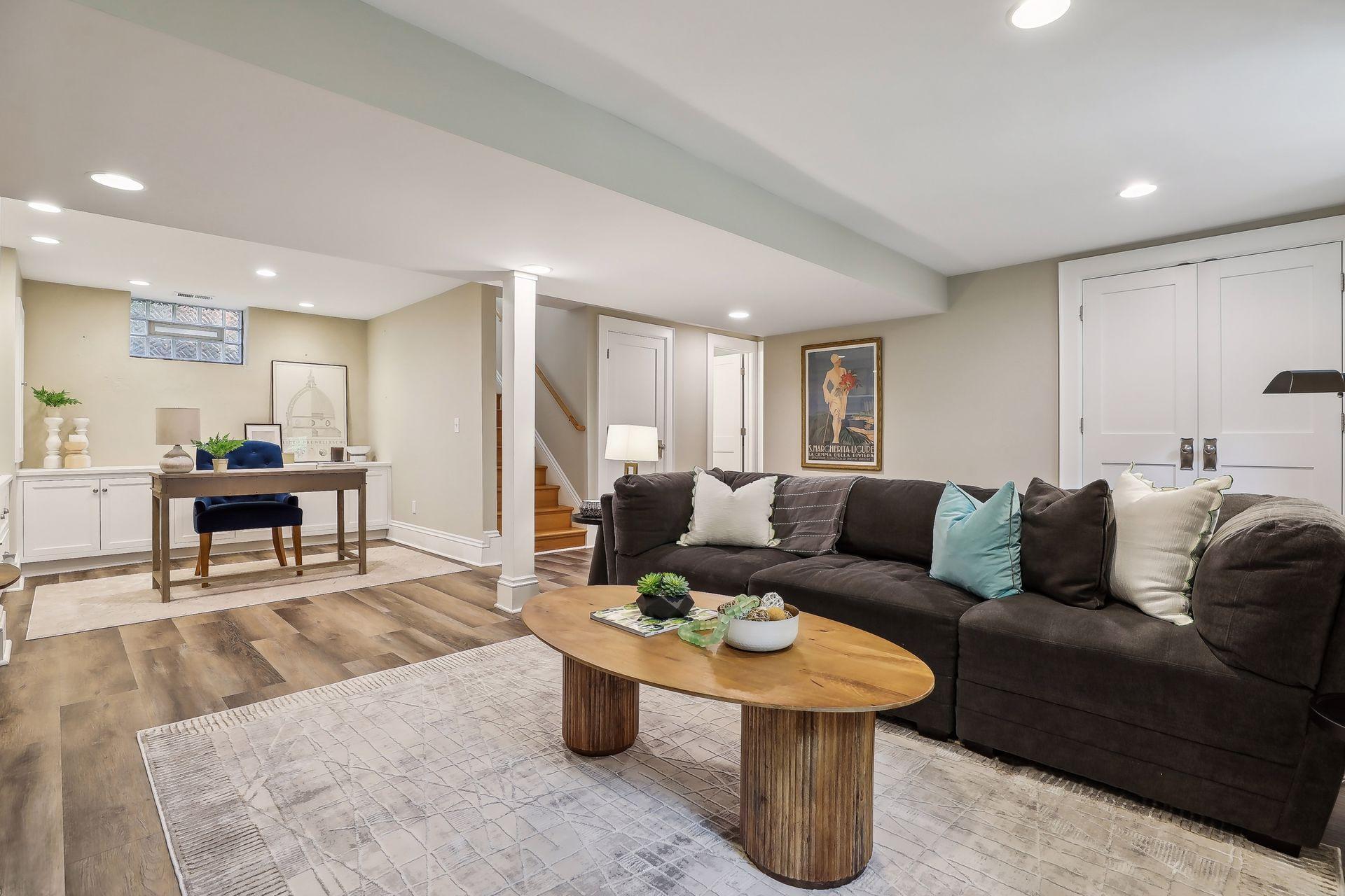 2521 Irving Avenue S