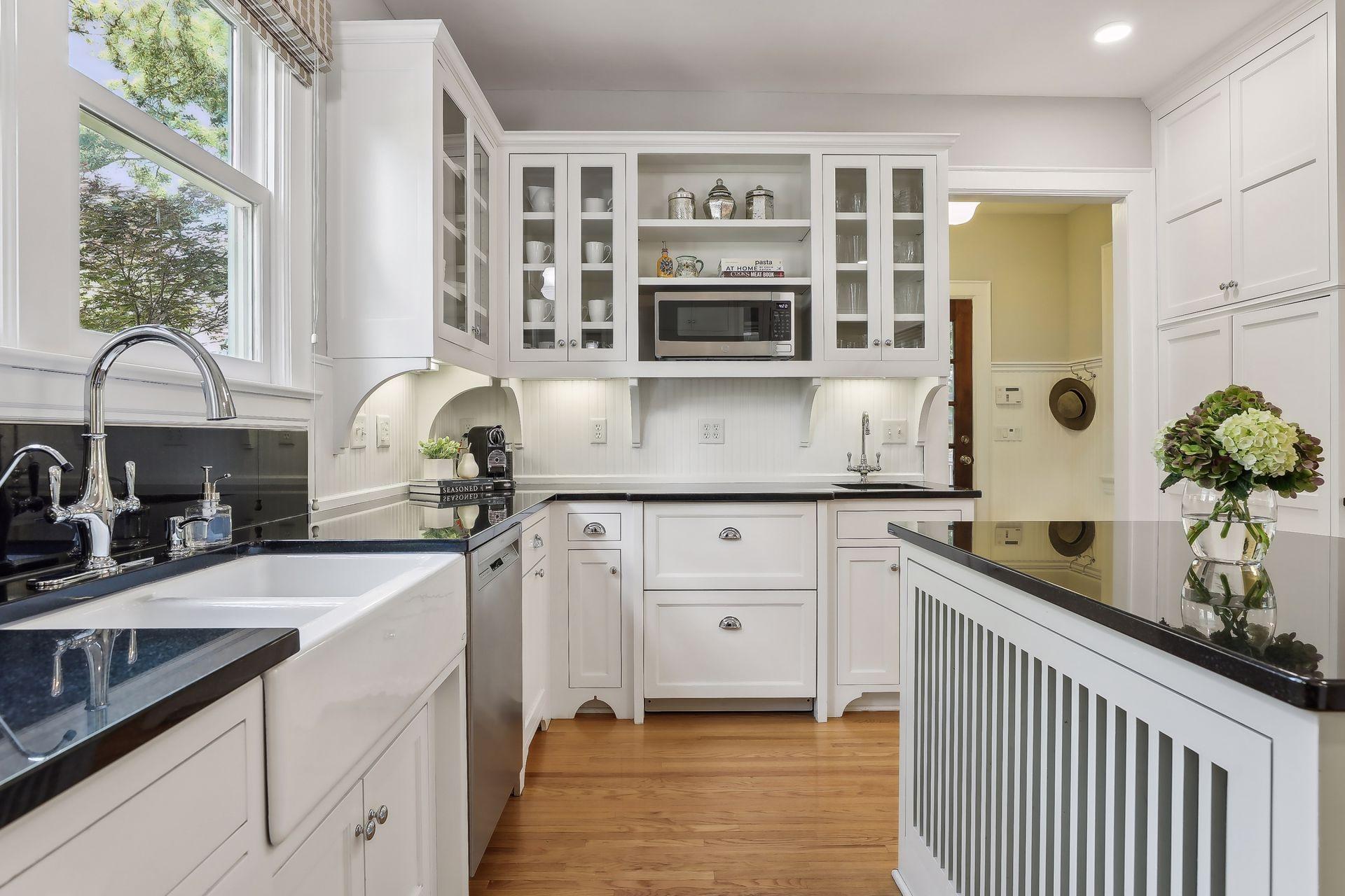 2521 Irving Avenue S