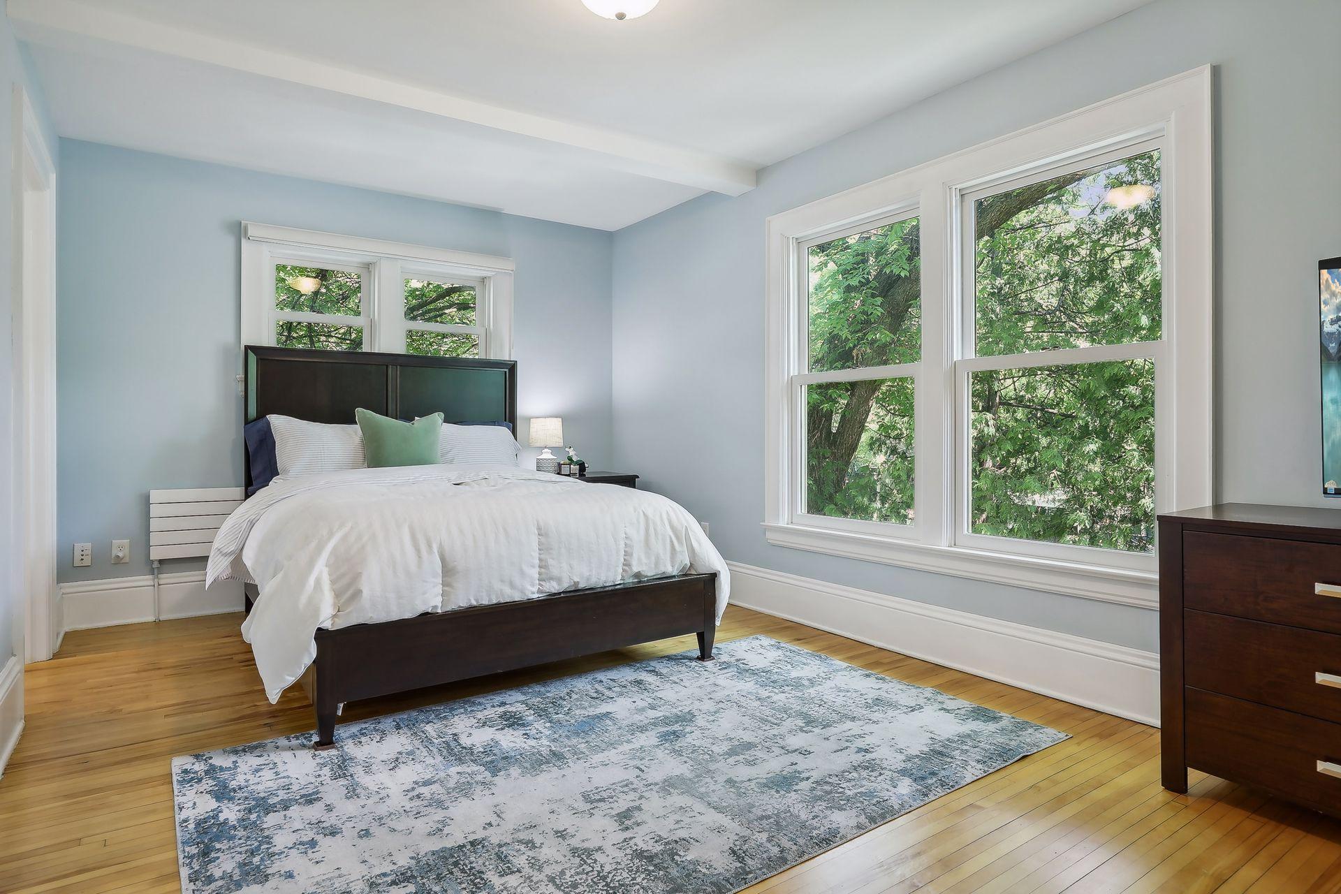 2521 Irving Avenue S