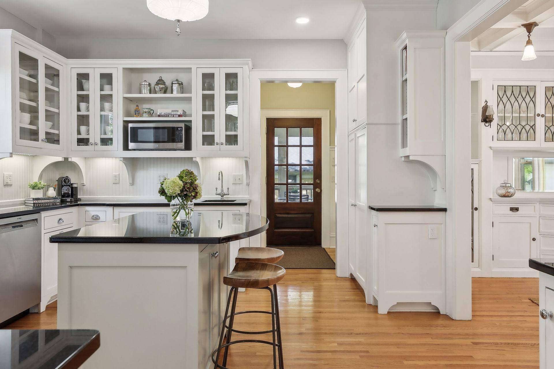 2521 Irving Avenue S