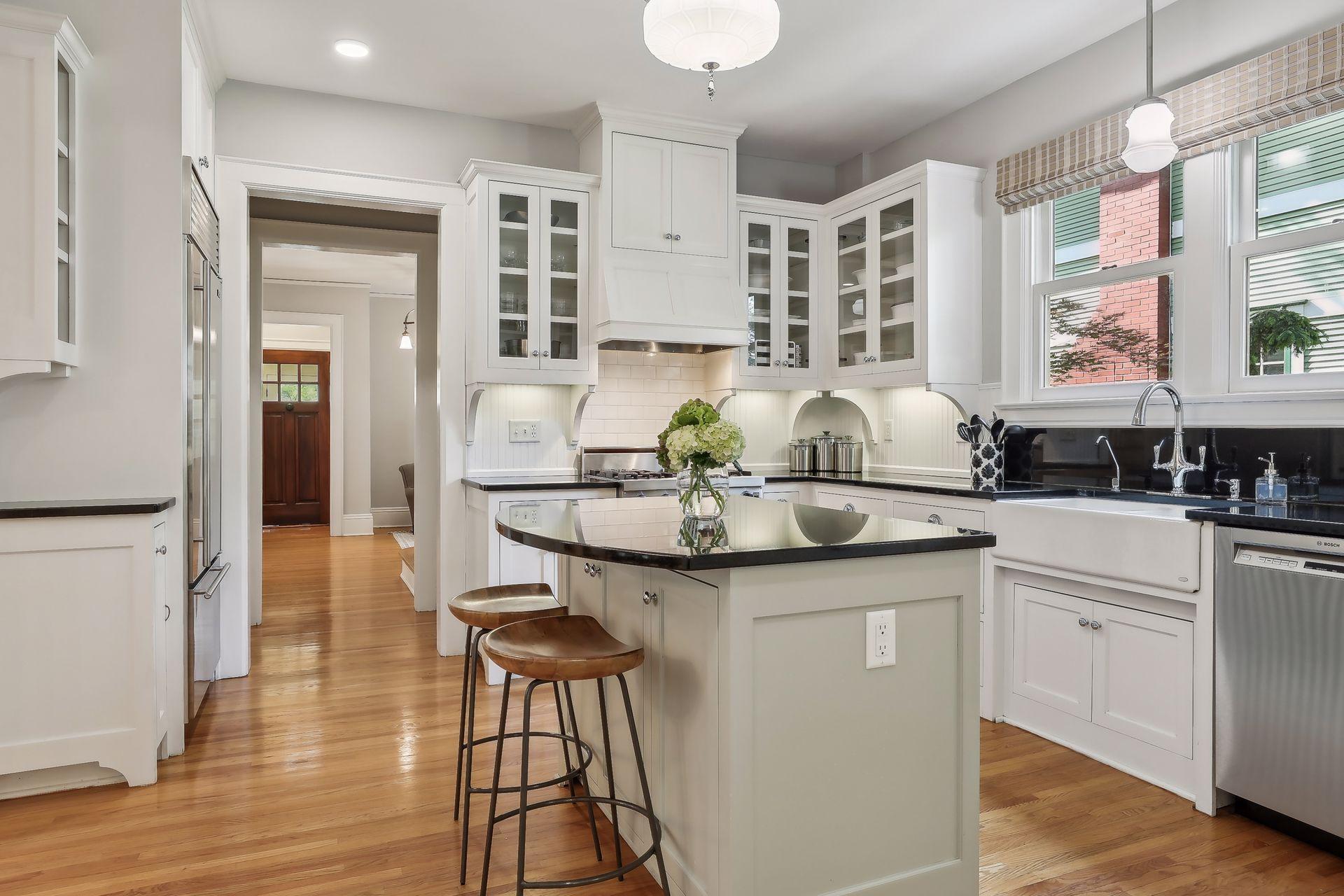 2521 Irving Avenue S