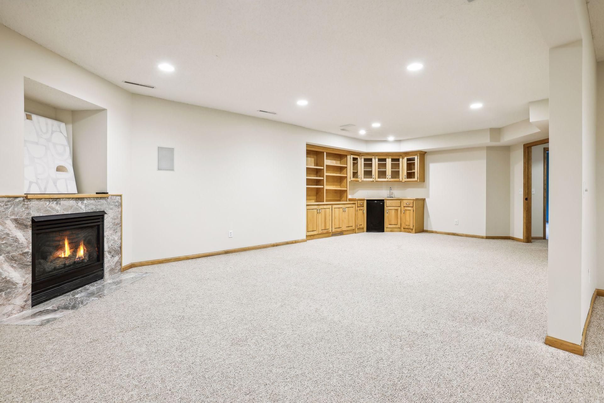 3380 Shadyview Lane N