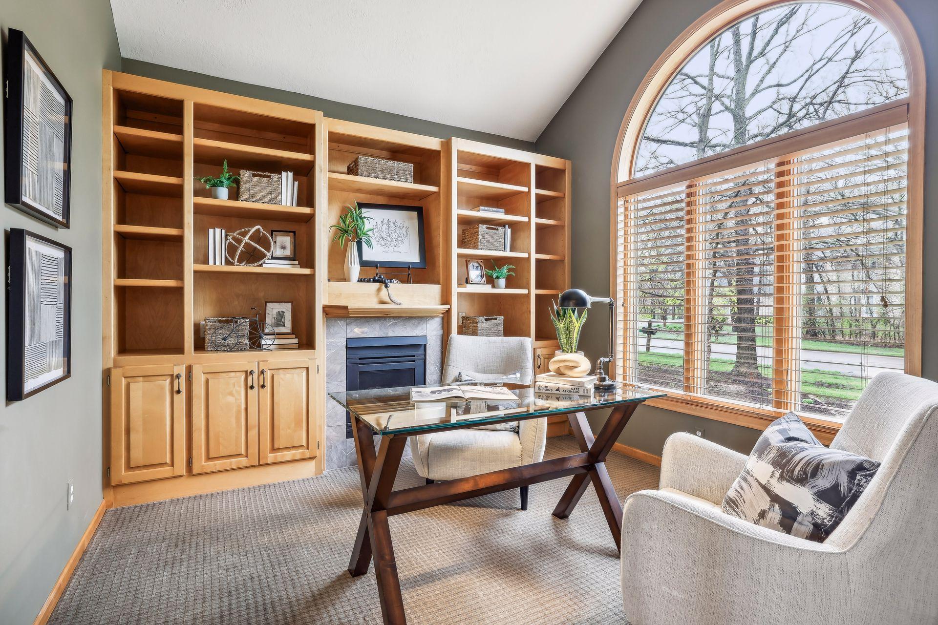 3380 Shadyview Lane N