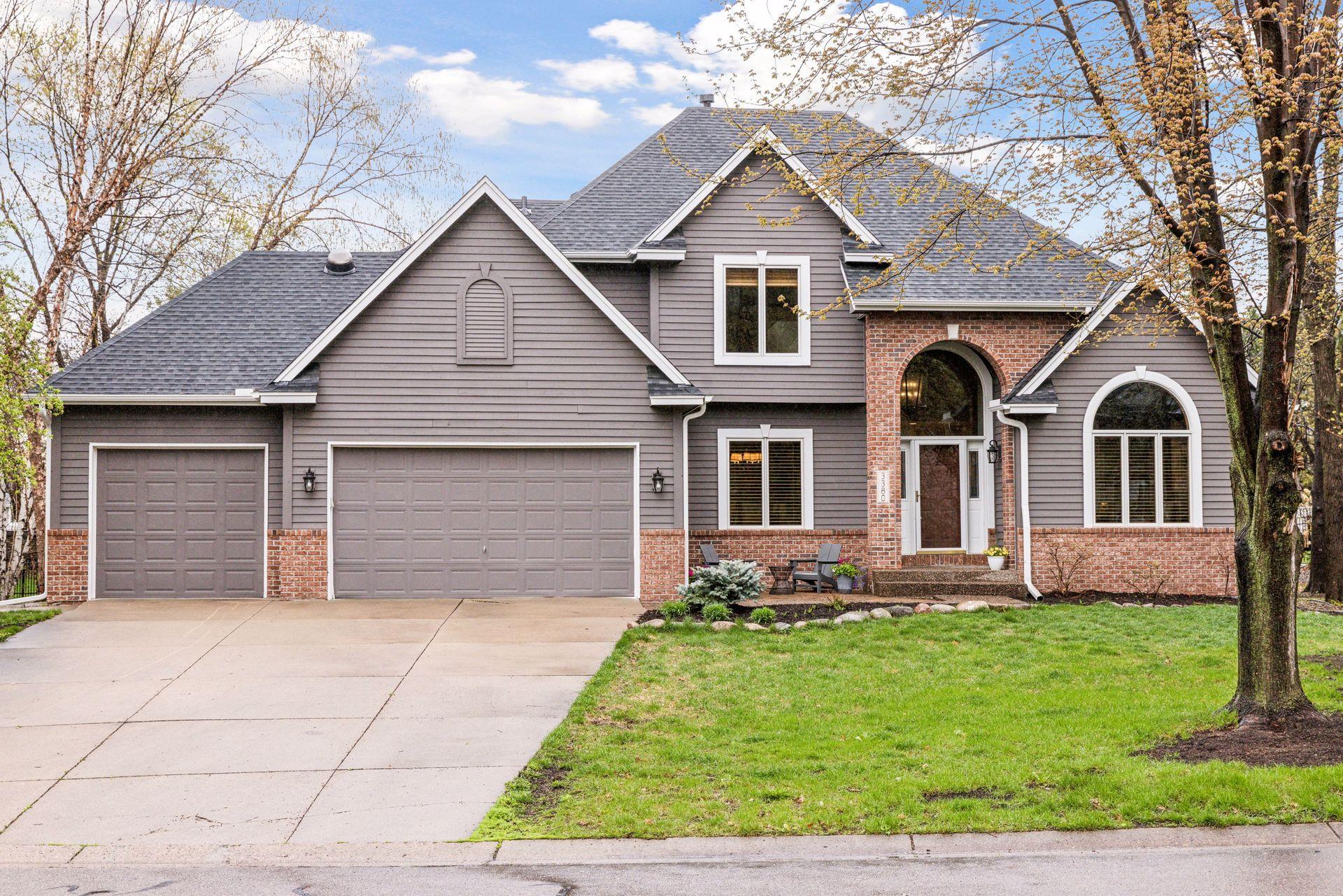 3380 Shadyview Lane N