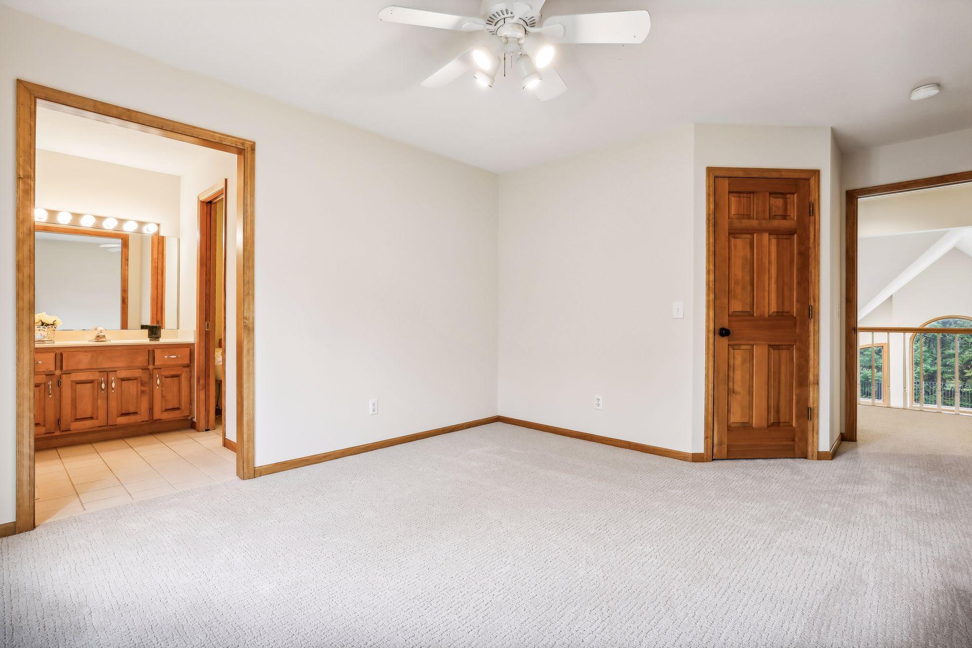 3380 Shadyview Lane N