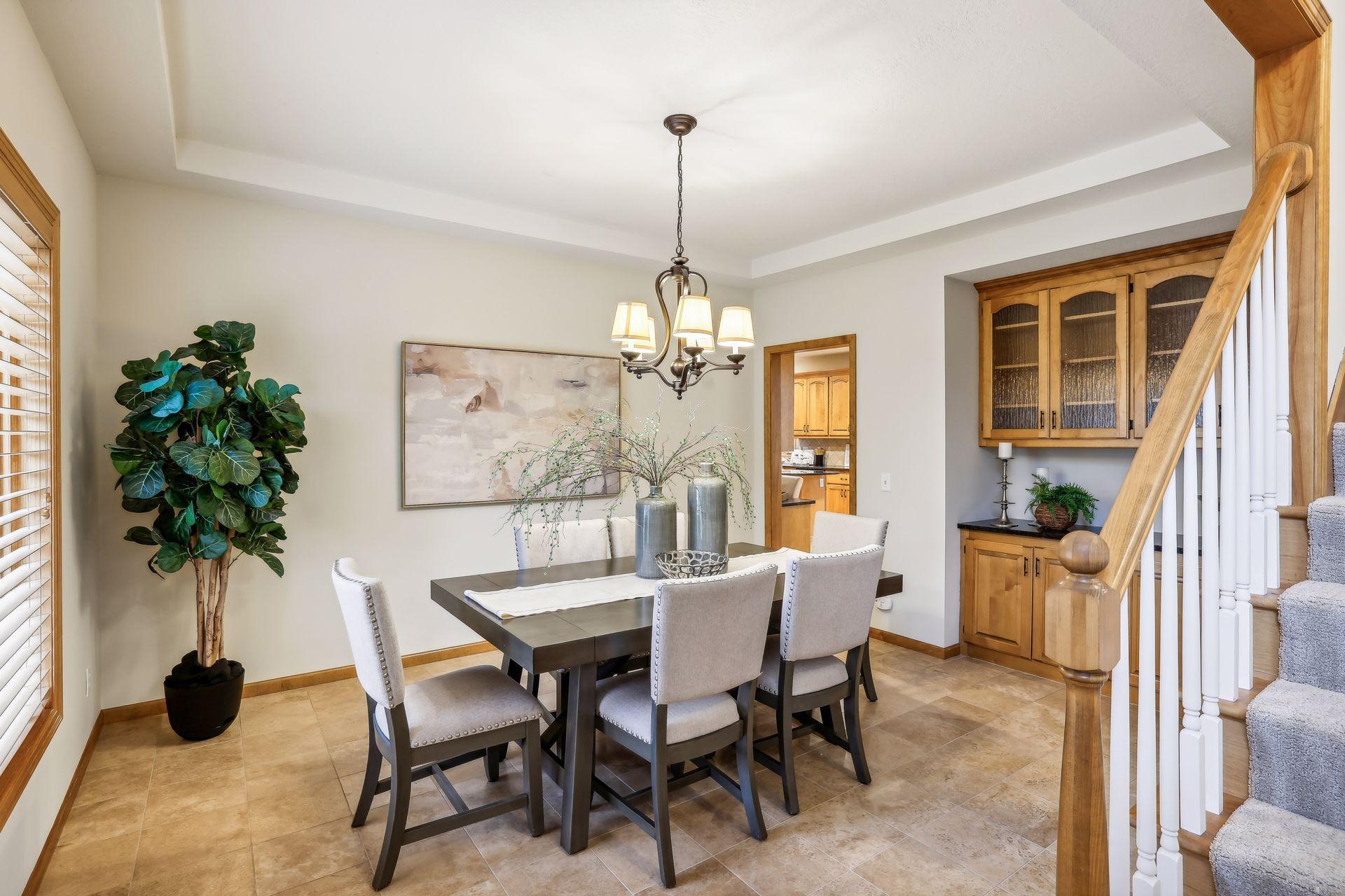 3380 Shadyview Lane N