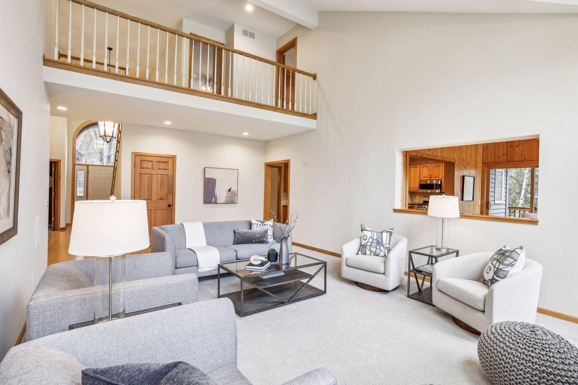 3380 Shadyview Lane N