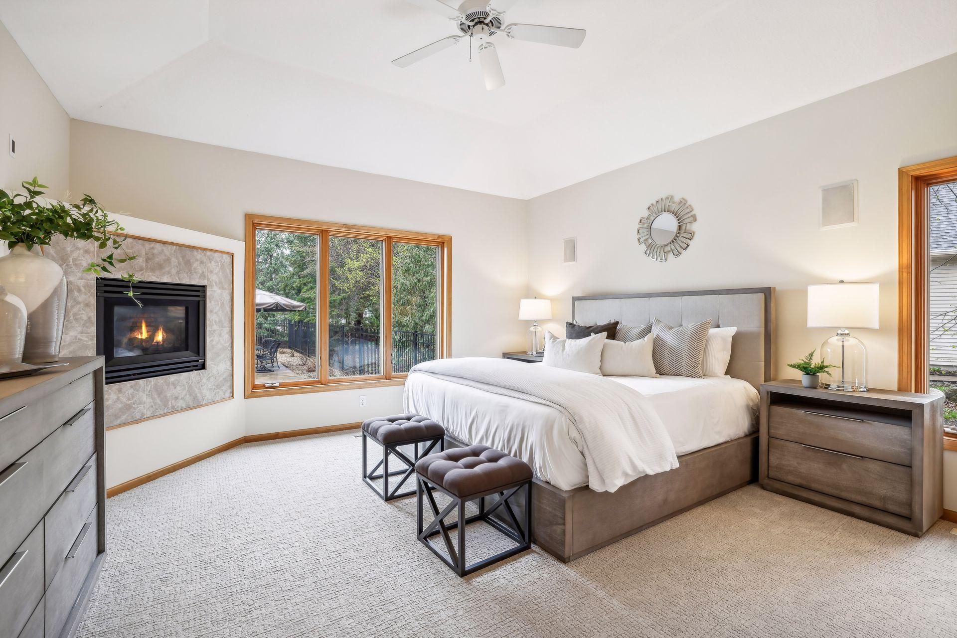 3380 Shadyview Lane N