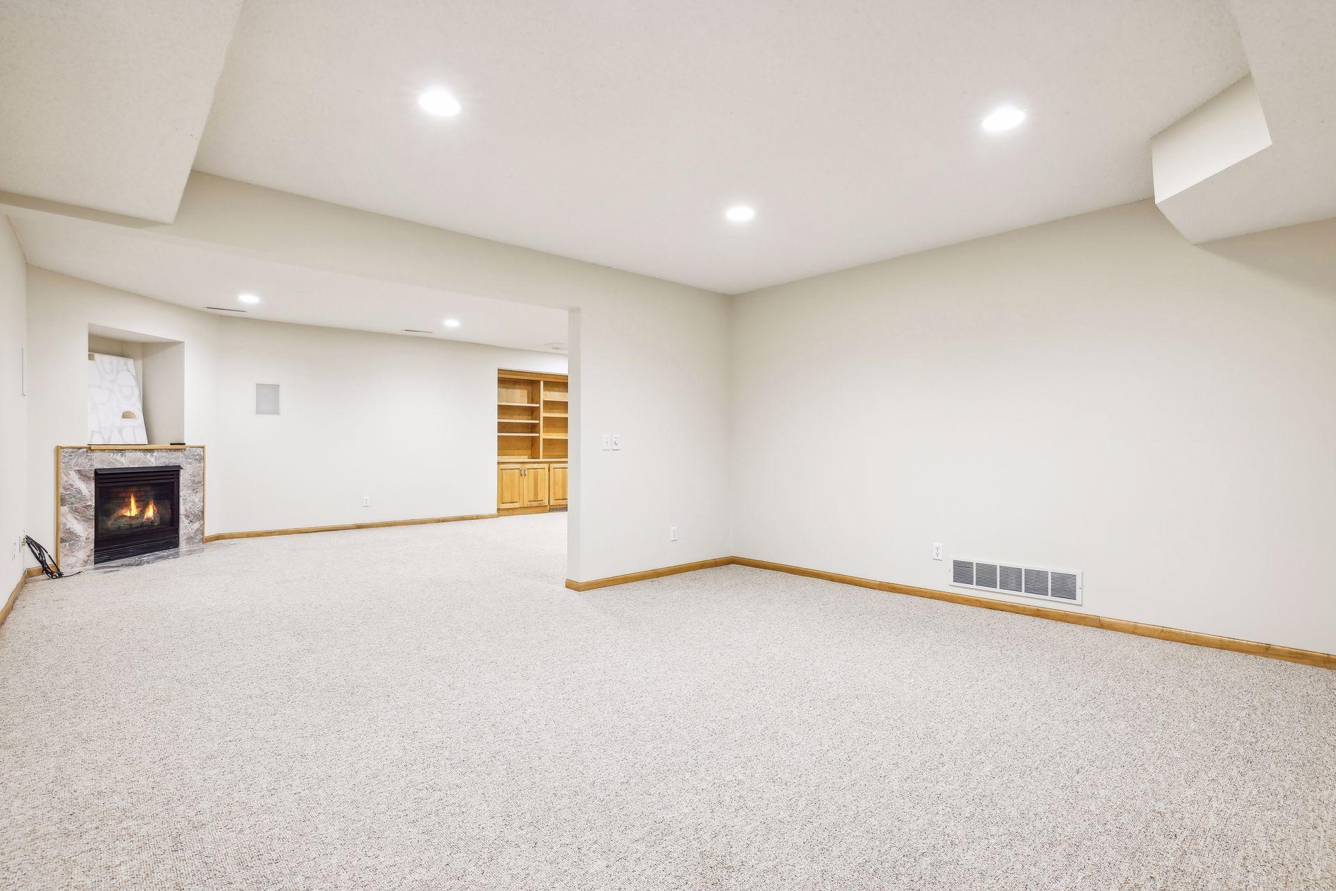 3380 Shadyview Lane N