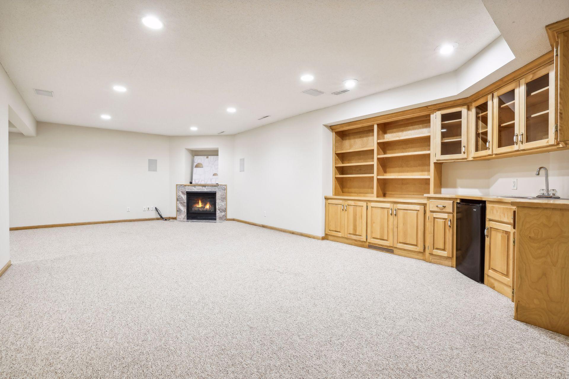 3380 Shadyview Lane N