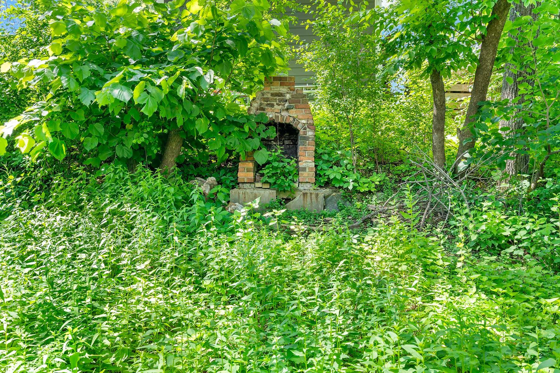 16913 Cottage Grove Avenue