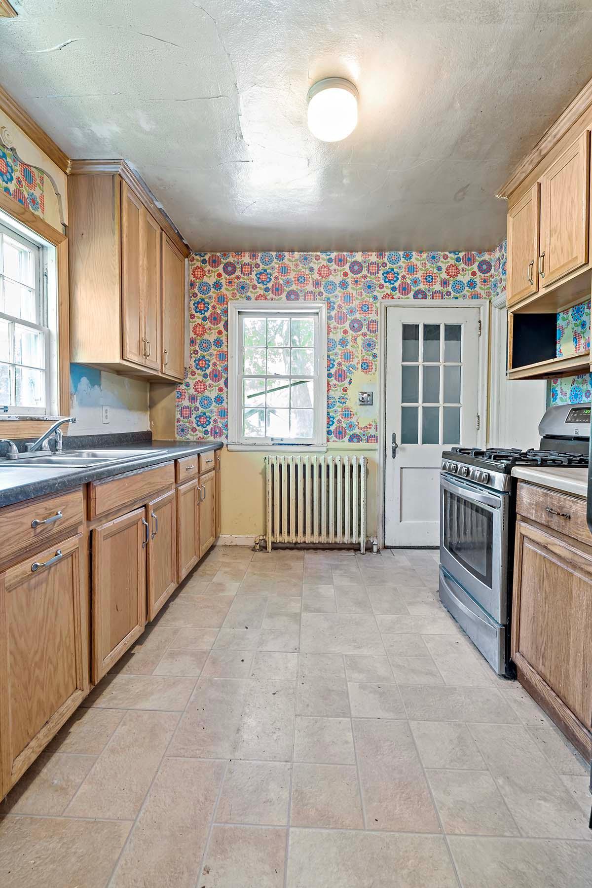 16913 Cottage Grove Avenue