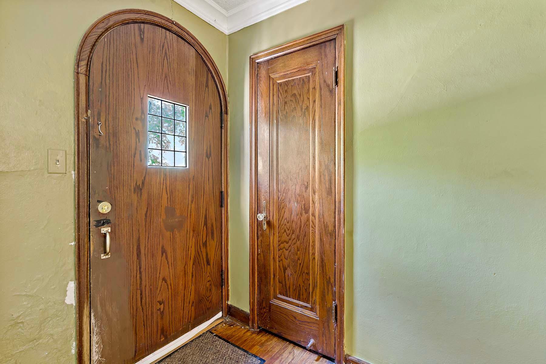 16913 Cottage Grove Avenue