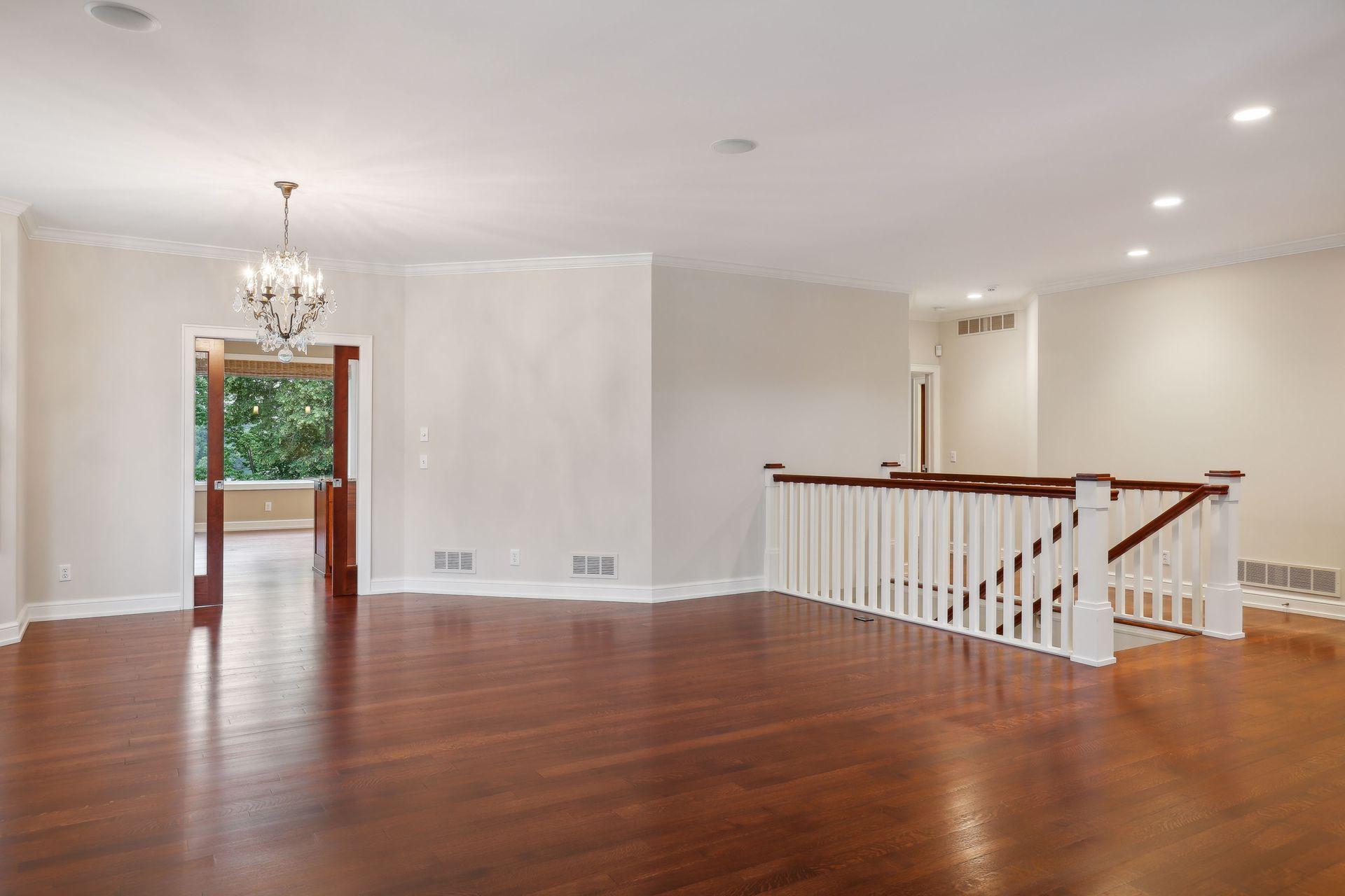 510 Waycliffe Drive N