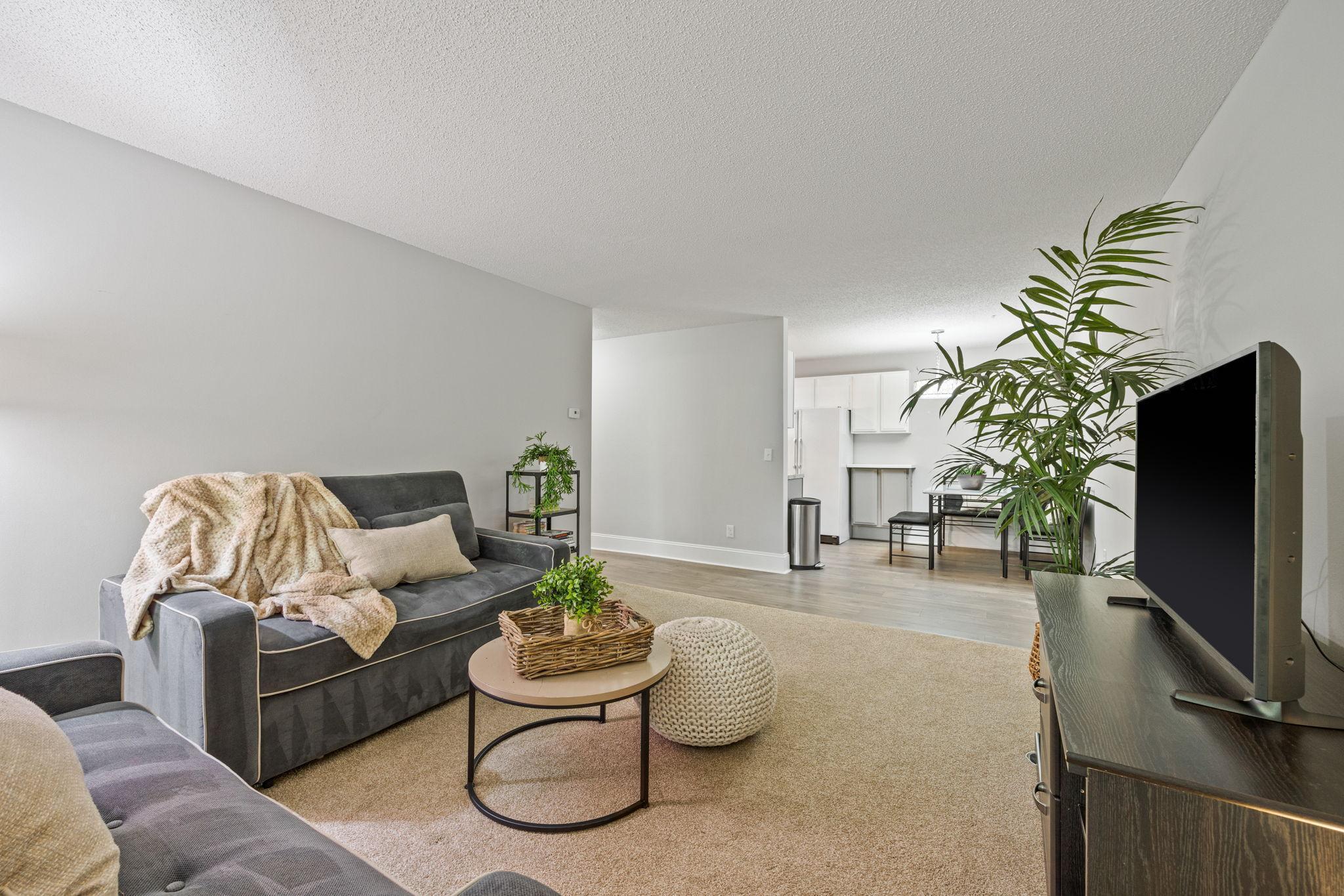 205 Barry Avenue S Unit: 213