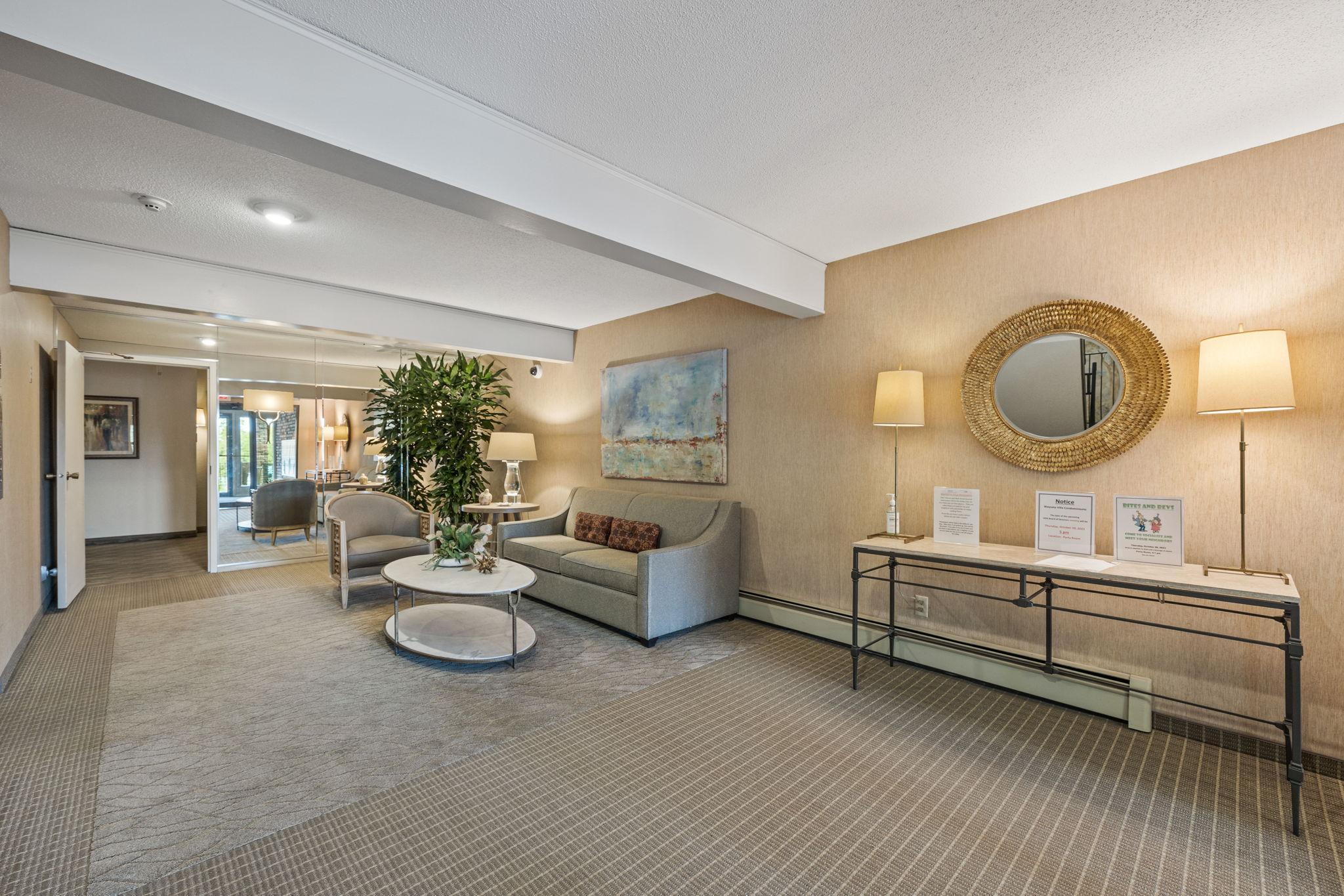 205 Barry Avenue S Unit: 213