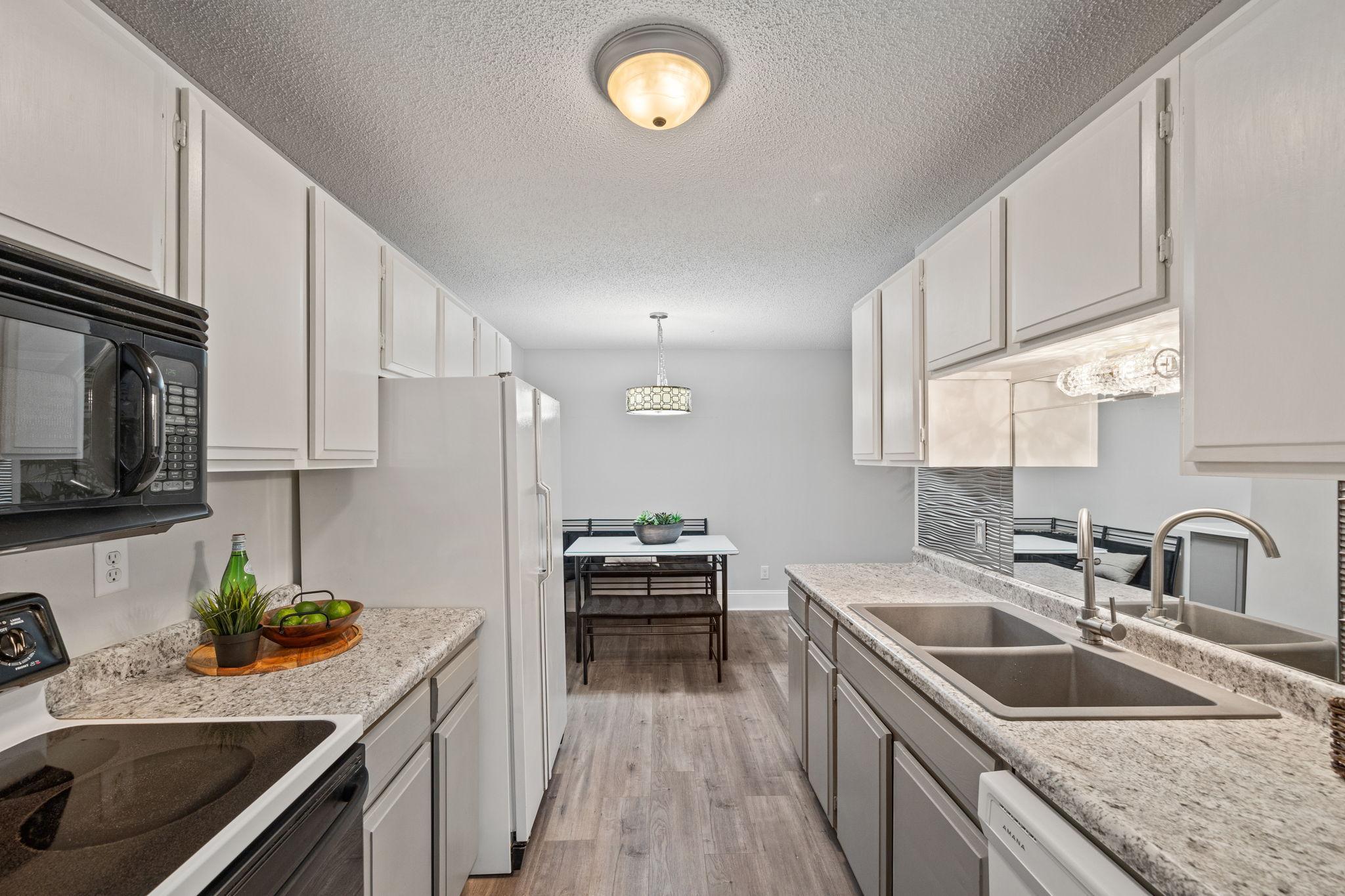 205 Barry Avenue S Unit: 213