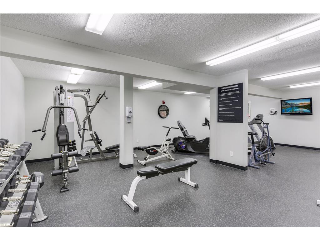 205 Barry Avenue S Unit: 213