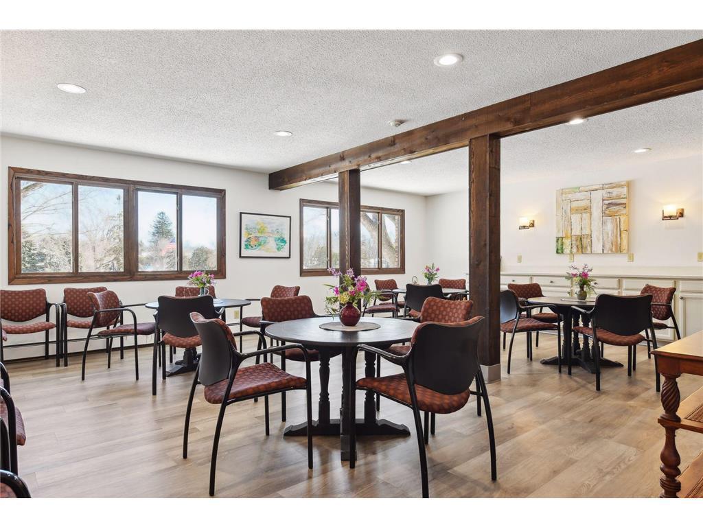 205 Barry Avenue S Unit: 213