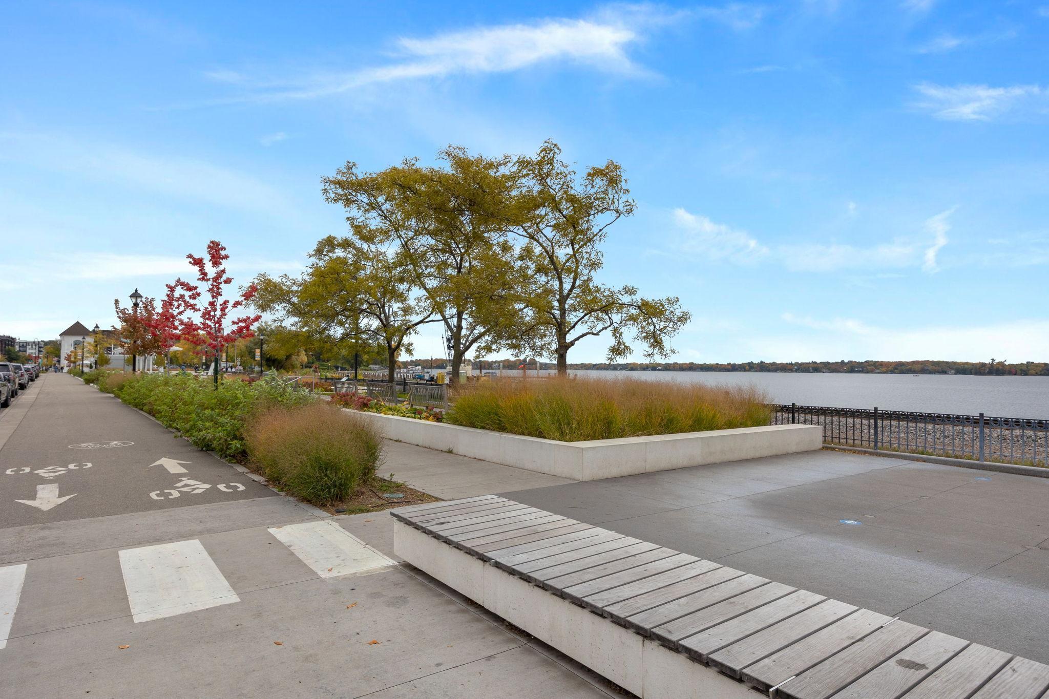 205 Barry Avenue S Unit: 213