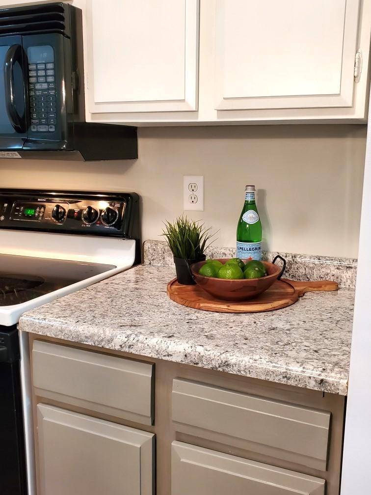 205 Barry Avenue S Unit: 213