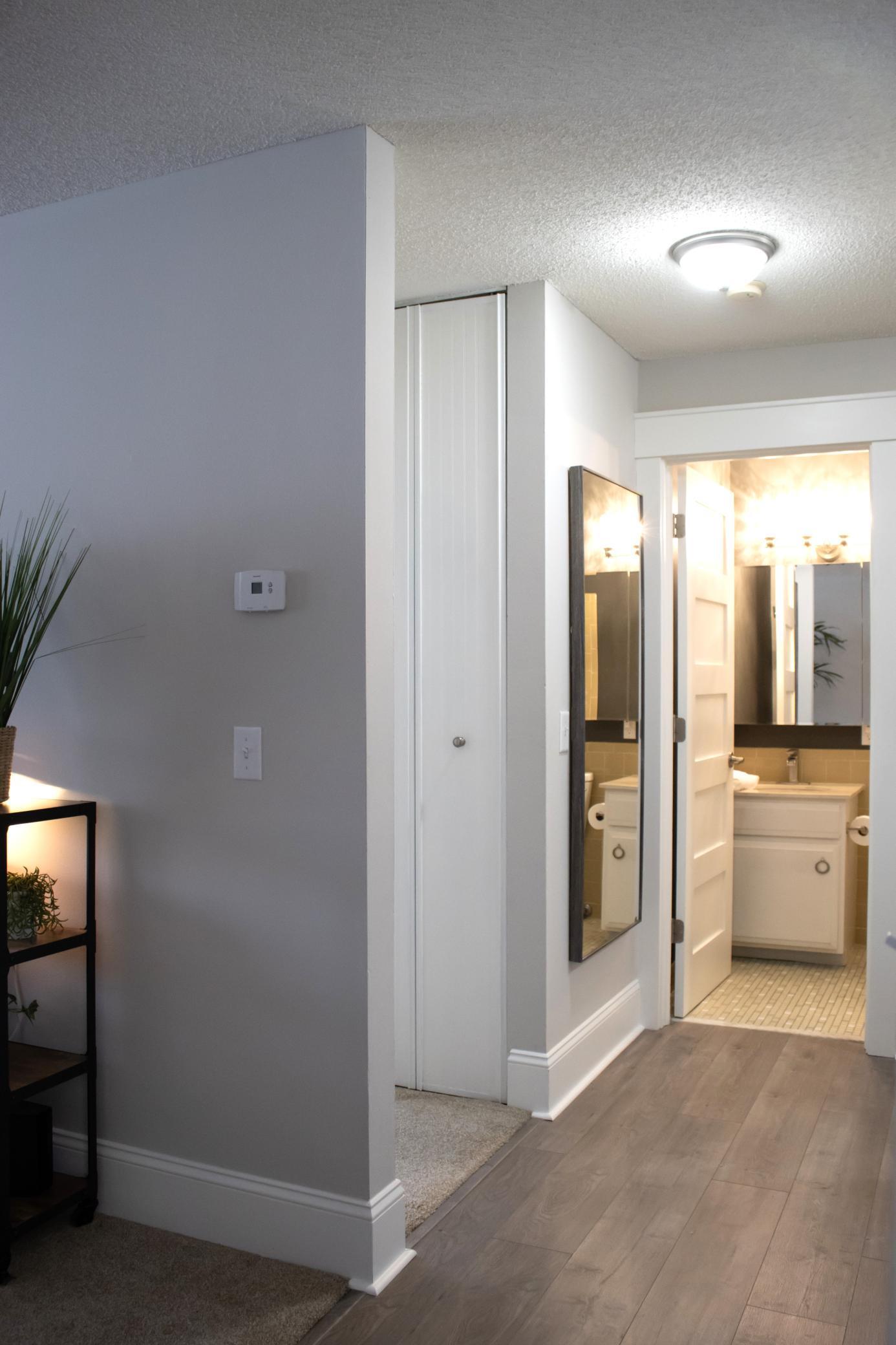 205 Barry Avenue S Unit: 213