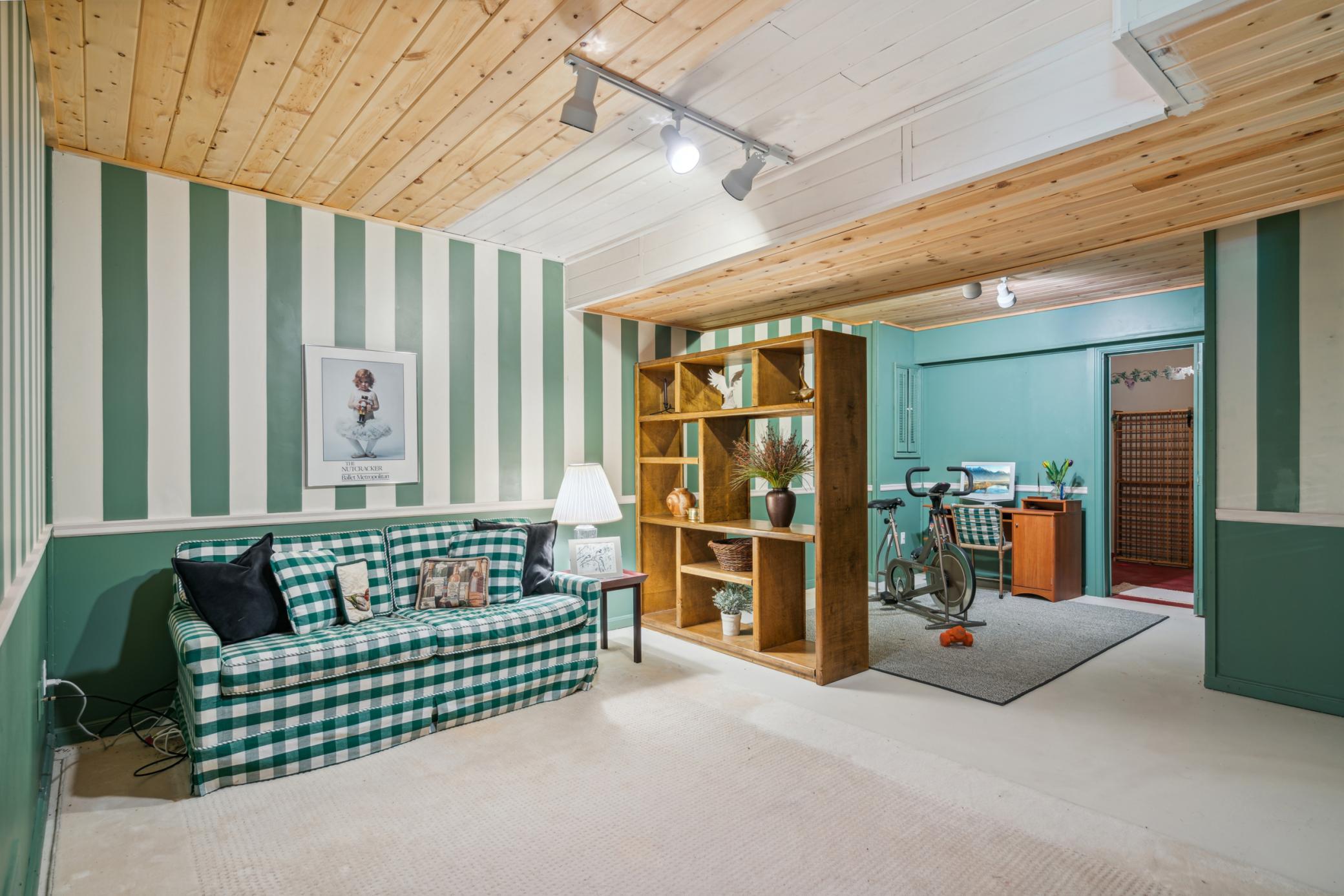 16015 38th Avenue N