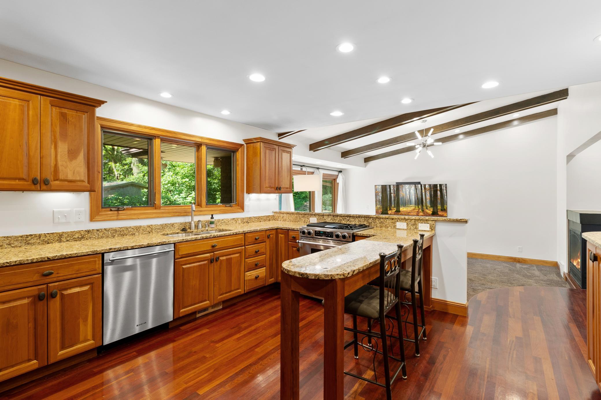 5521 W 93rd Street