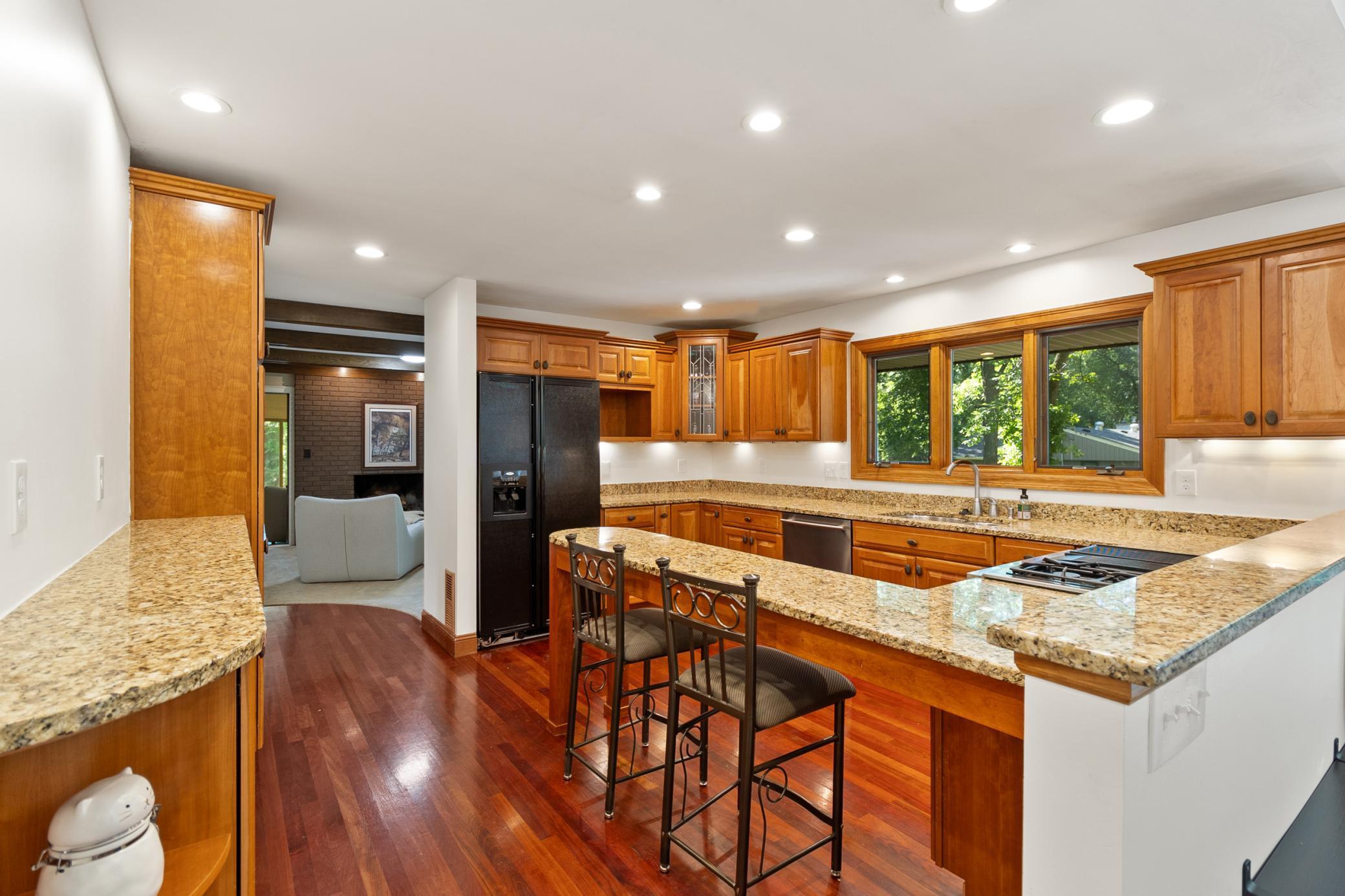 5521 W 93rd Street
