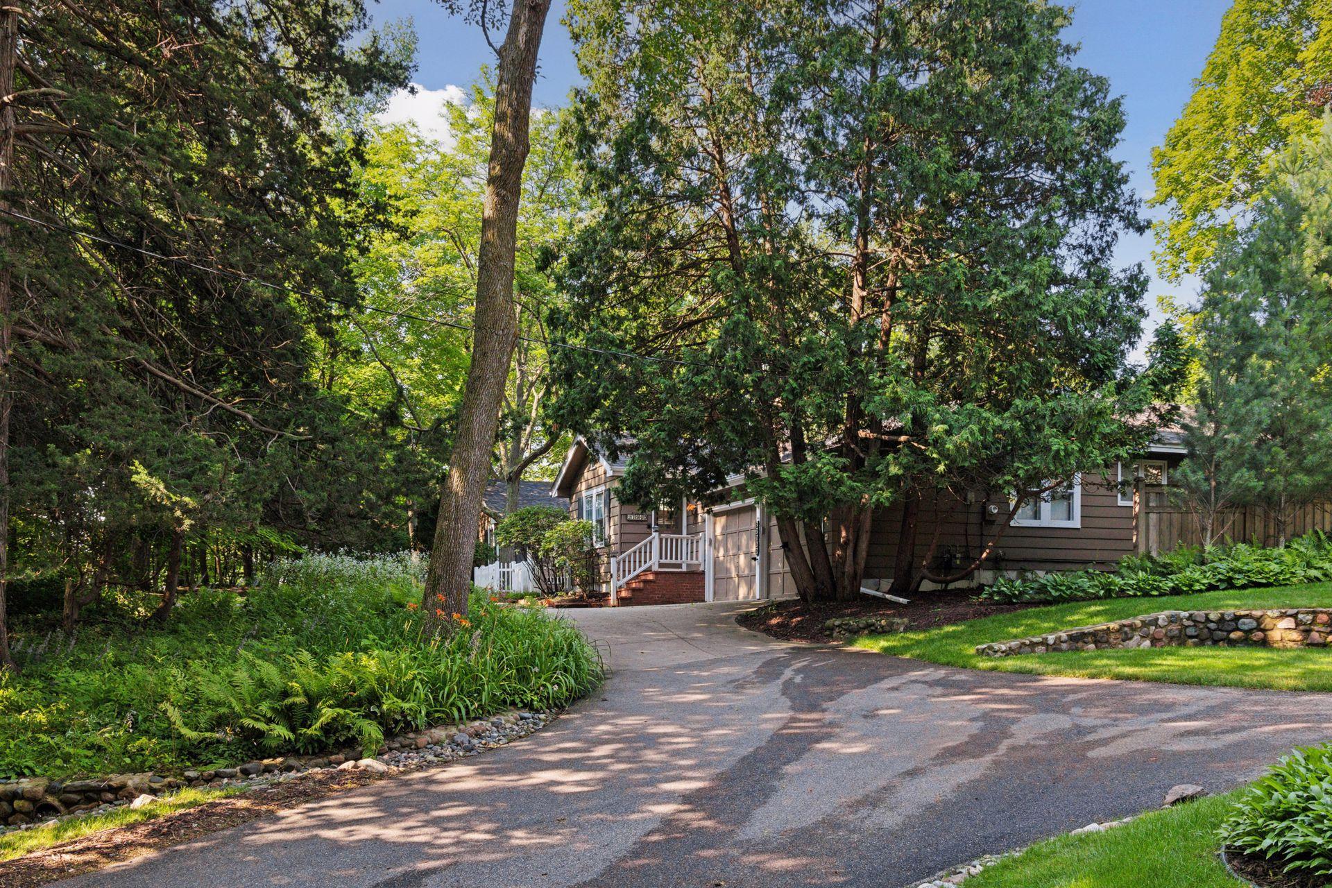 27940 Smithtown Road