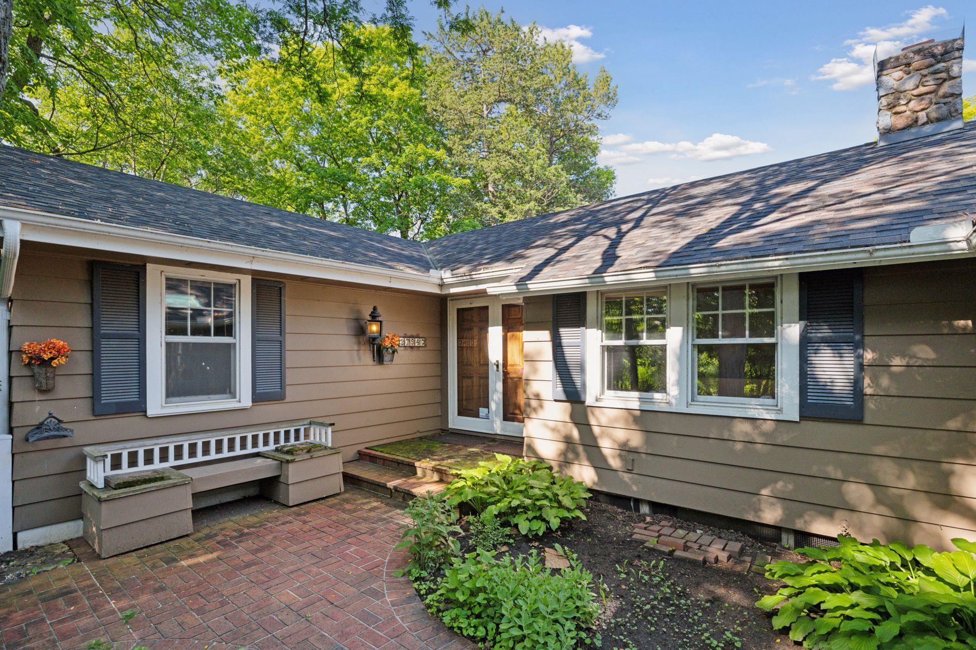 27940 Smithtown Road