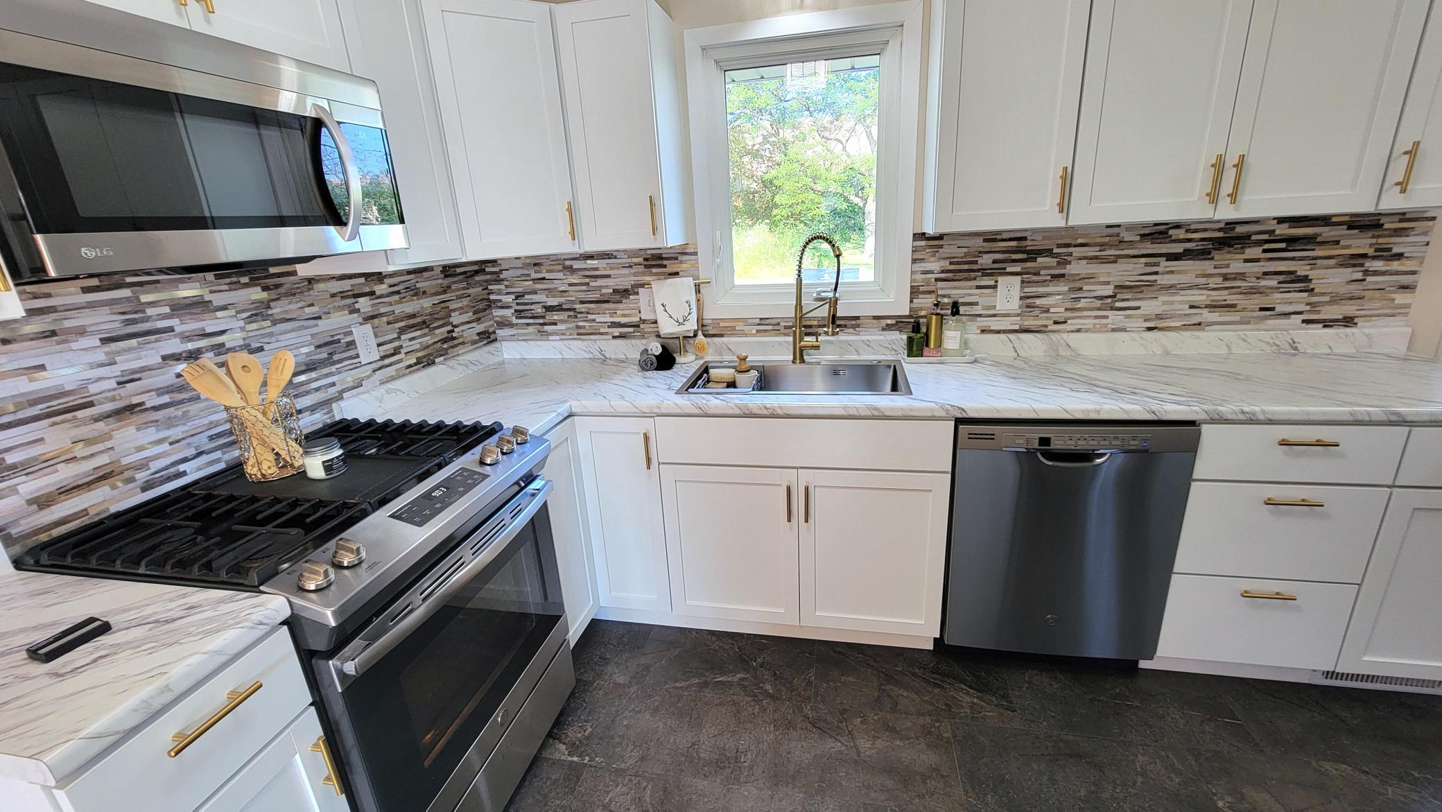 3833 Jordan Avenue N