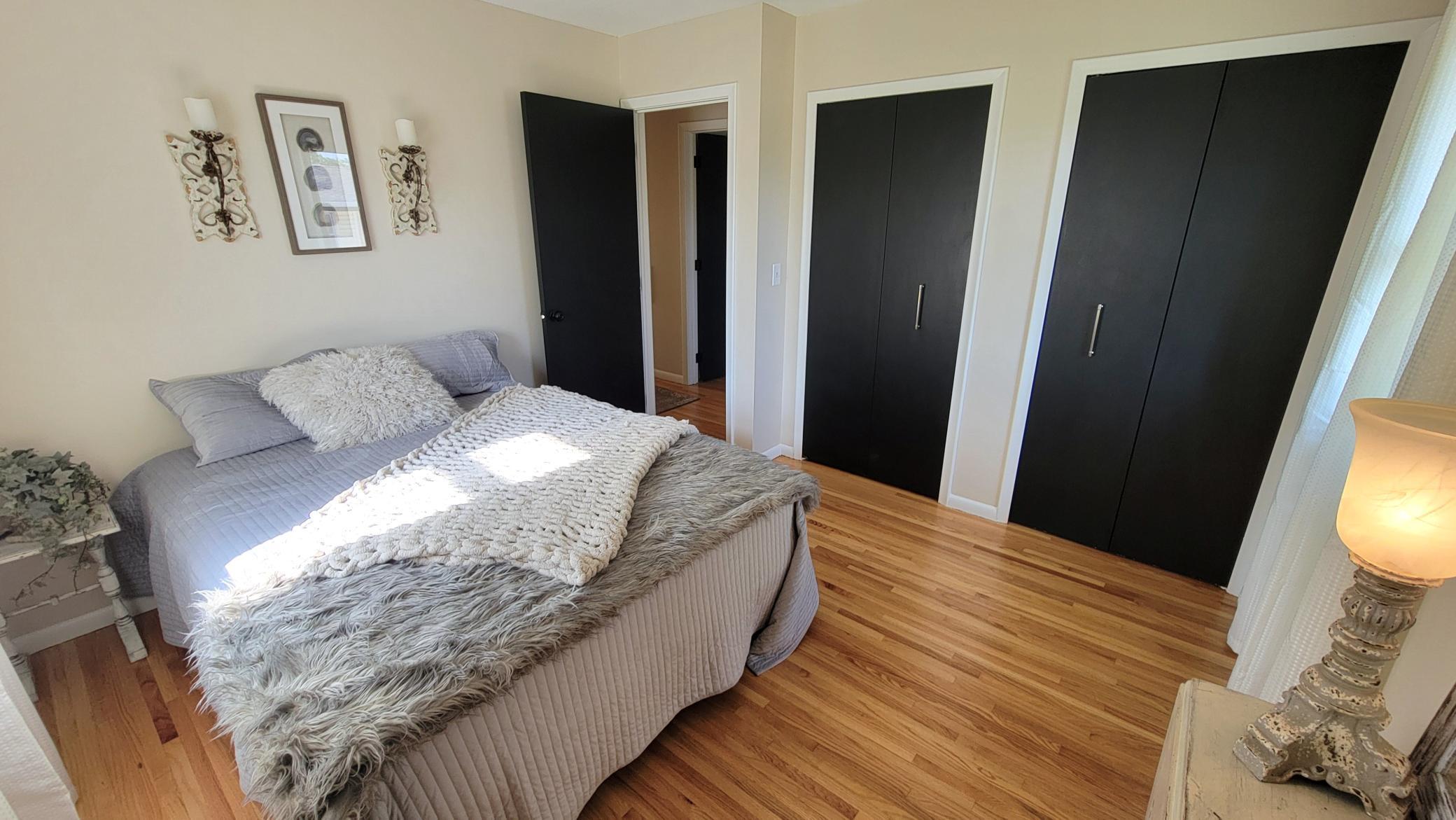 3833 Jordan Avenue N