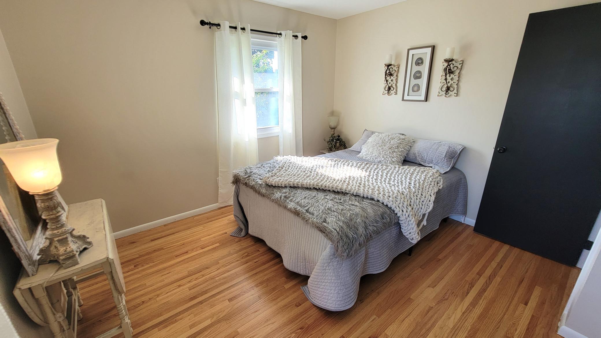 3833 Jordan Avenue N