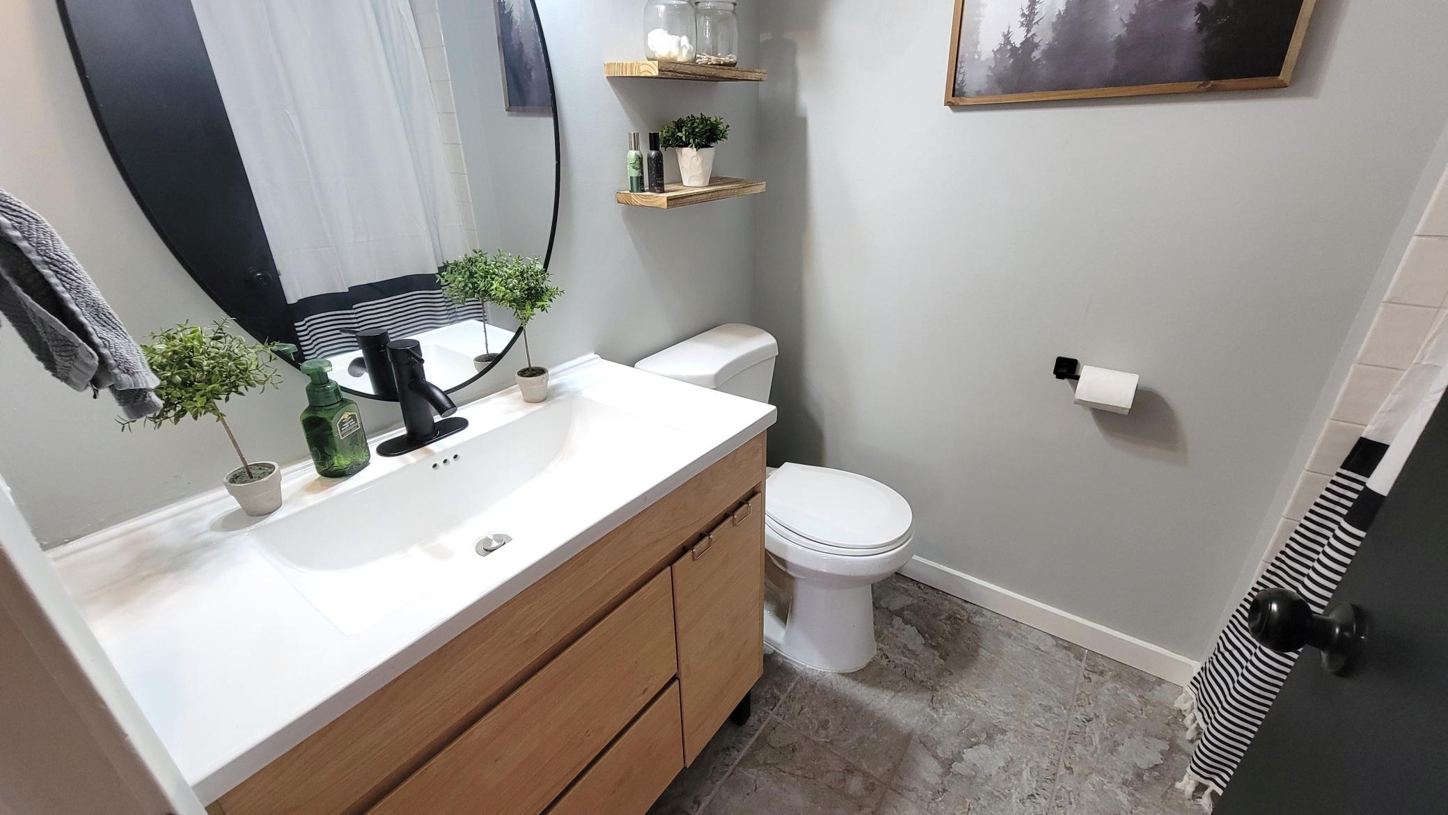 3833 Jordan Avenue N